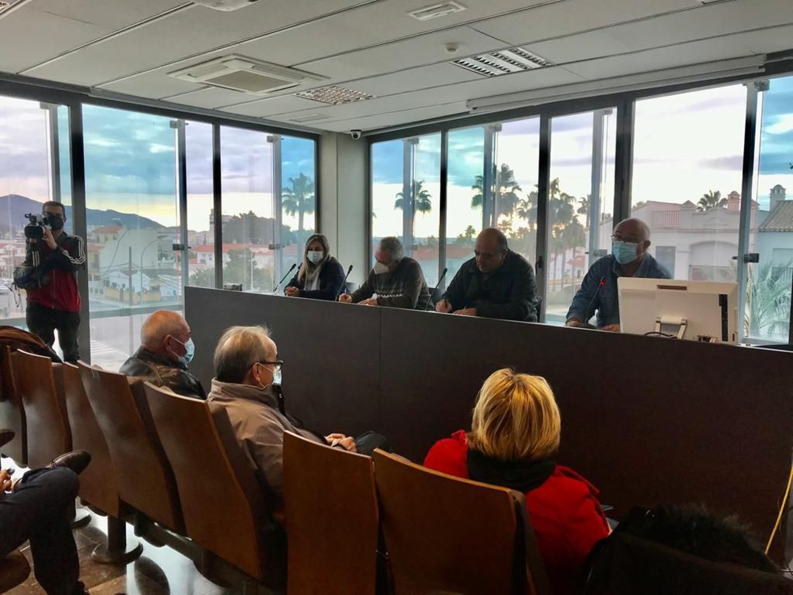 El sector pesquero andaluz de arrastre, con Facope y Faape, se reunió el sábado en Motril (Granada) para analizar el pasado Consejo de Ministros de Pesca de la UE