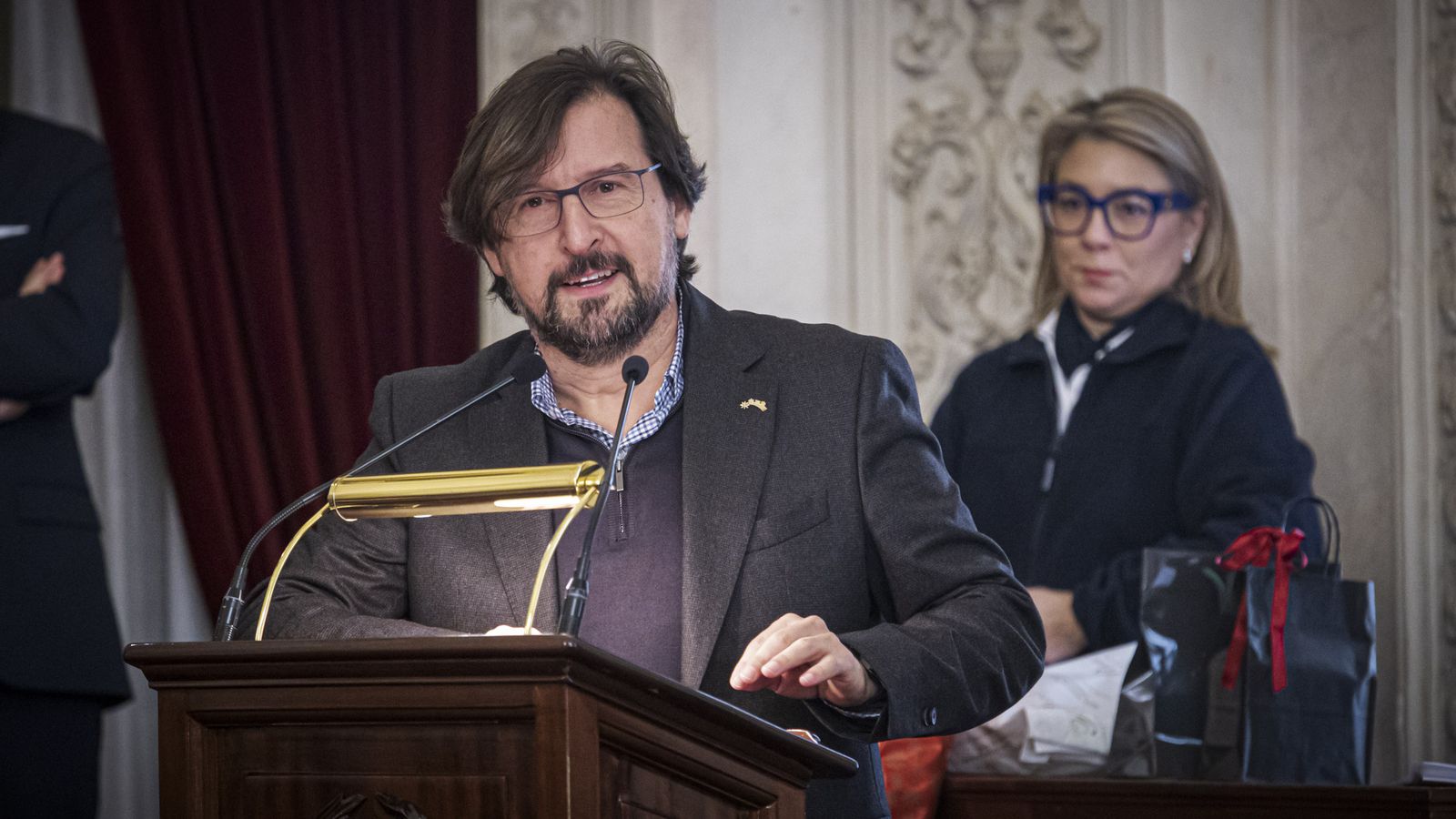 Las imágenes del traspaso de coronas de SM los Reyes Magos de Cádiz