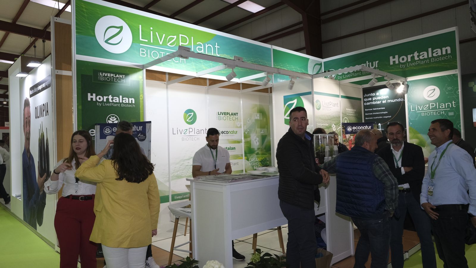 Imágenes del primer día de Expolevante Níjar.