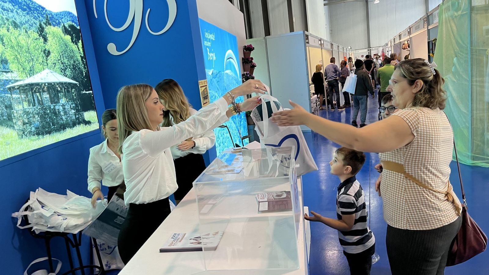 Una sesión de corte de jamón clausura mañana, martes, la XXII Expo Berja-Alpujarra