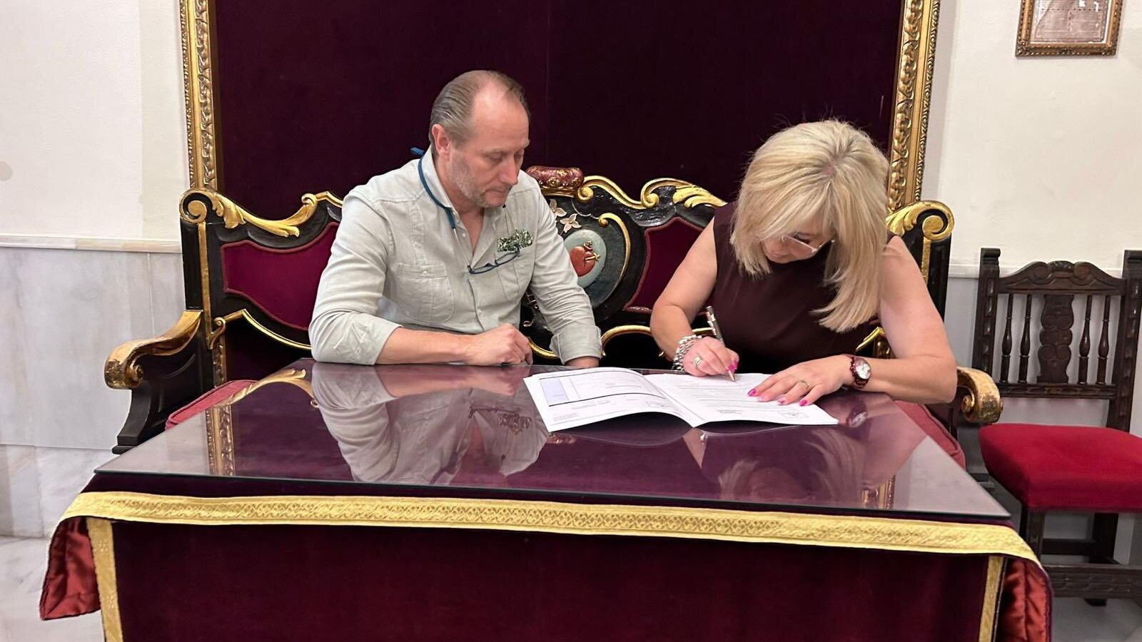 Momento de la firma del acuerdo