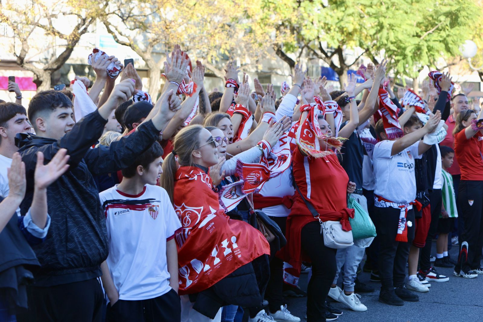 Llegada del Sevilla al Pizjuán