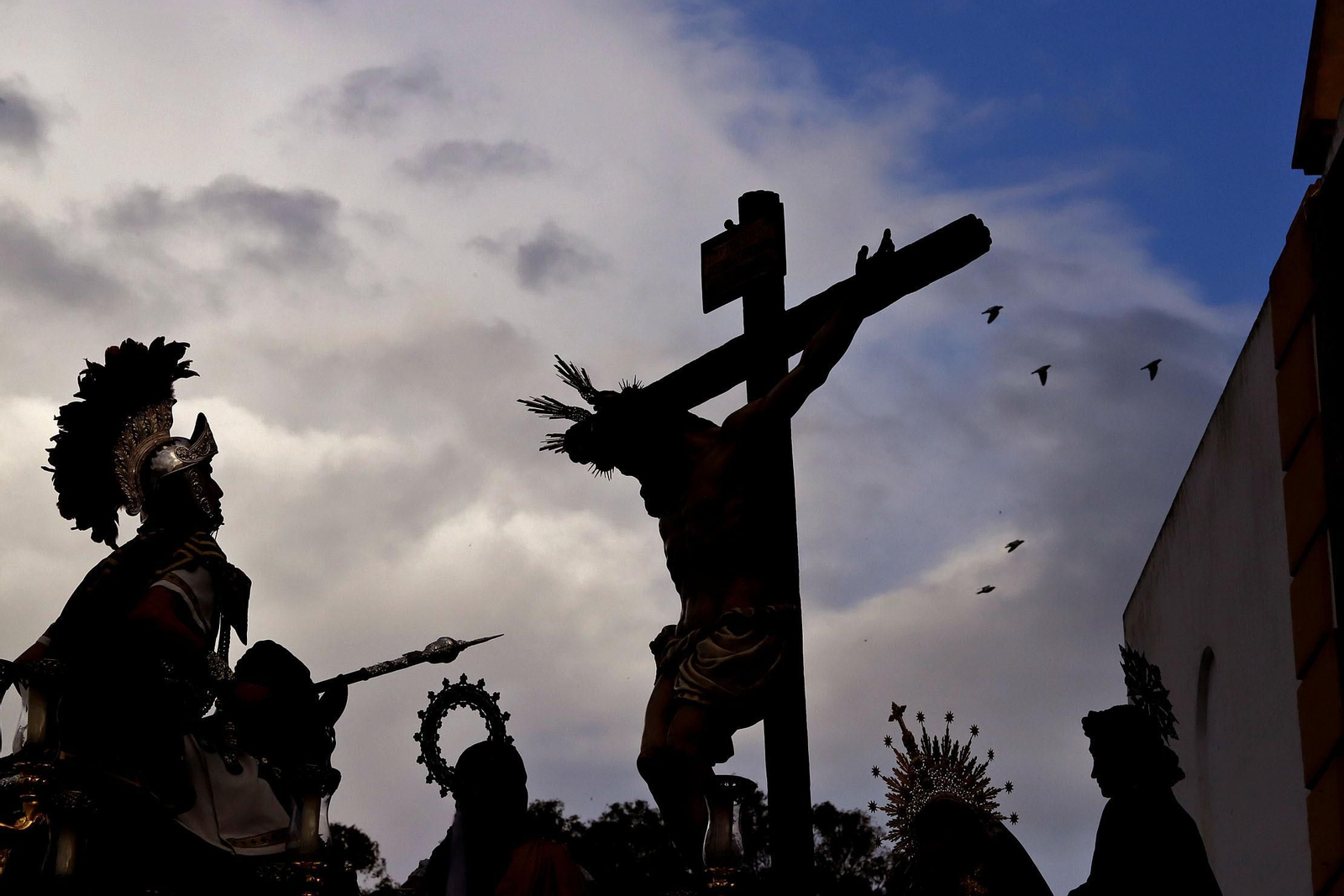 Las mejores imágenes del Martes Santo en Huelva
