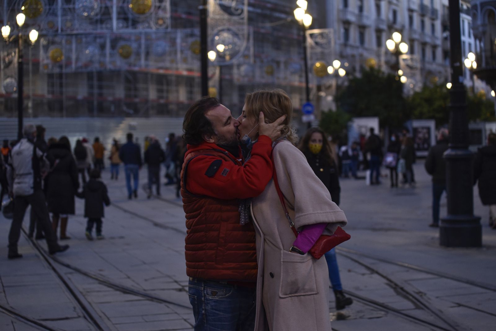 Sábado de ambiente, y encendido de luces de Navidad en Sevilla
