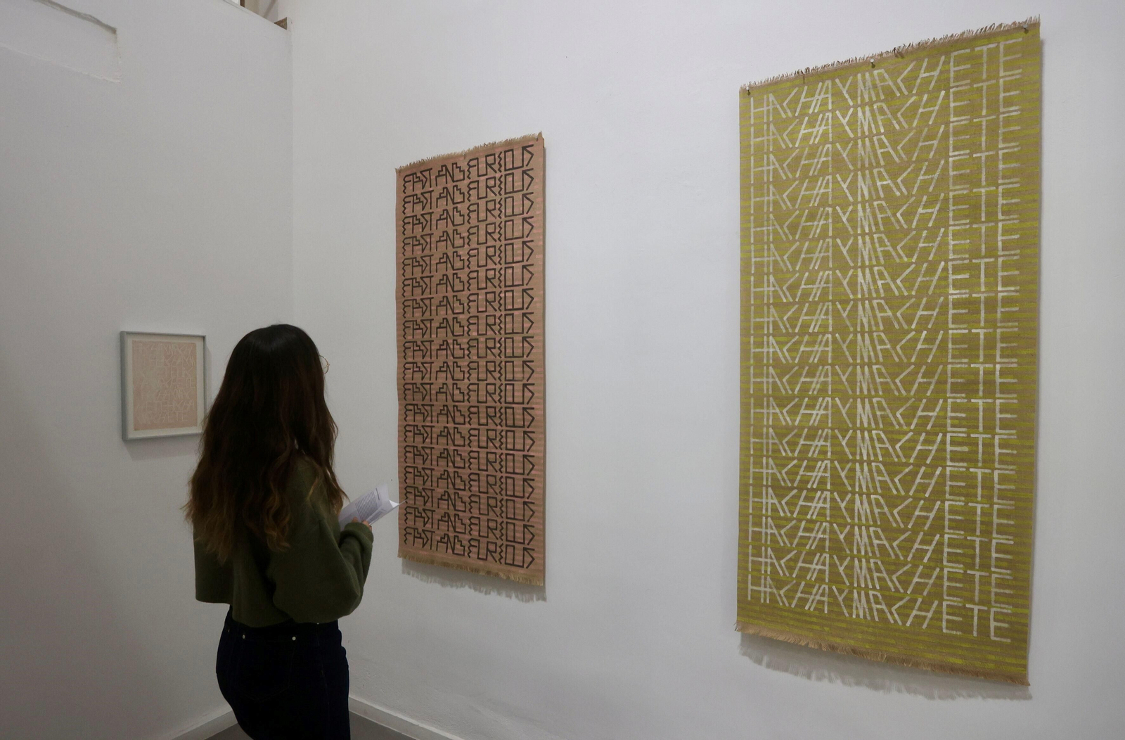 Unas obras de la exposición de Bernardo Ortiz en Alarcón Criado.