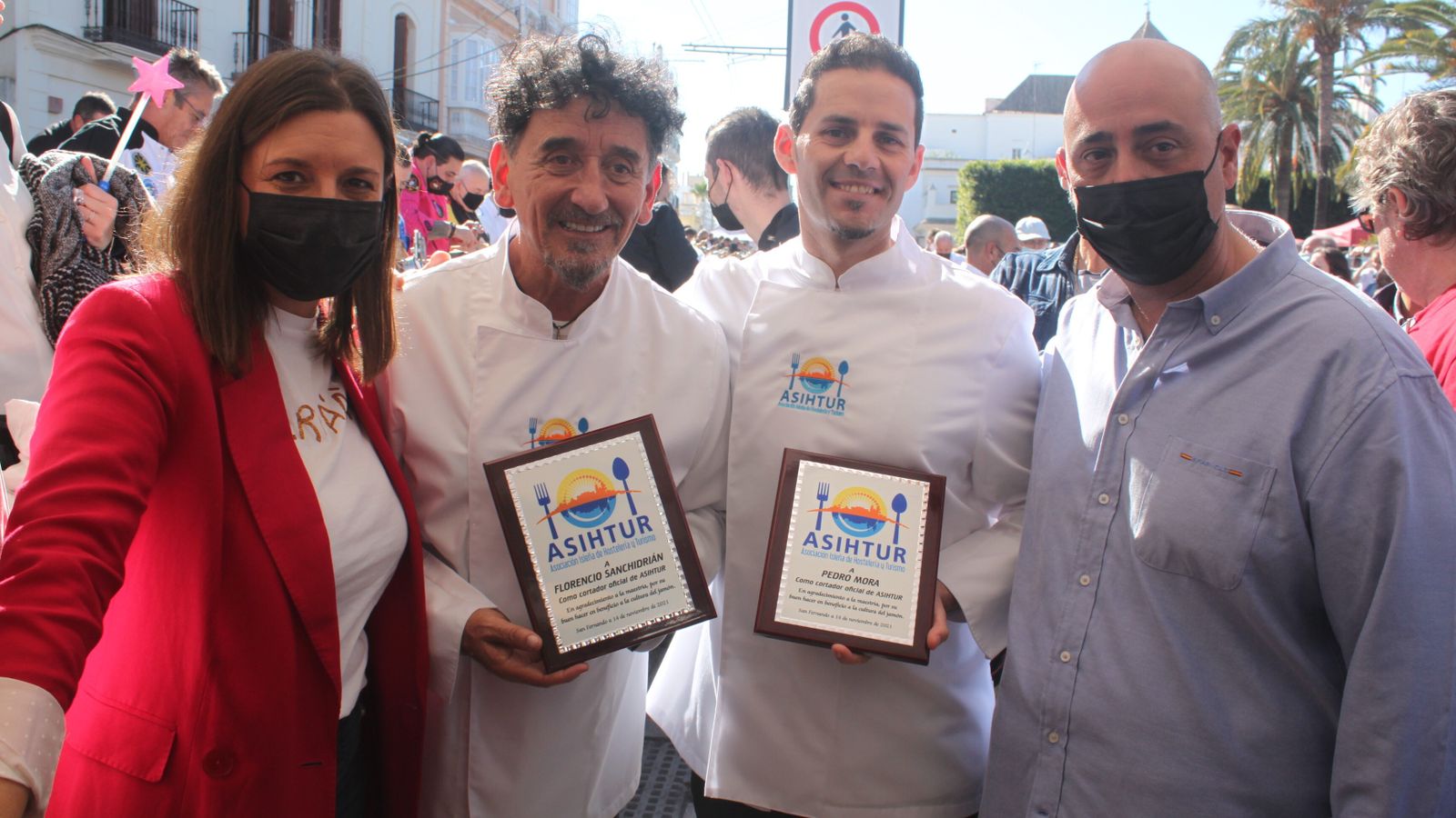 Florencio Sanchidrián y Pedro Mora, junto a la alcaldesa, Patricia Cavada, y el presidente de Asihtur, Antonio  V. Páez,