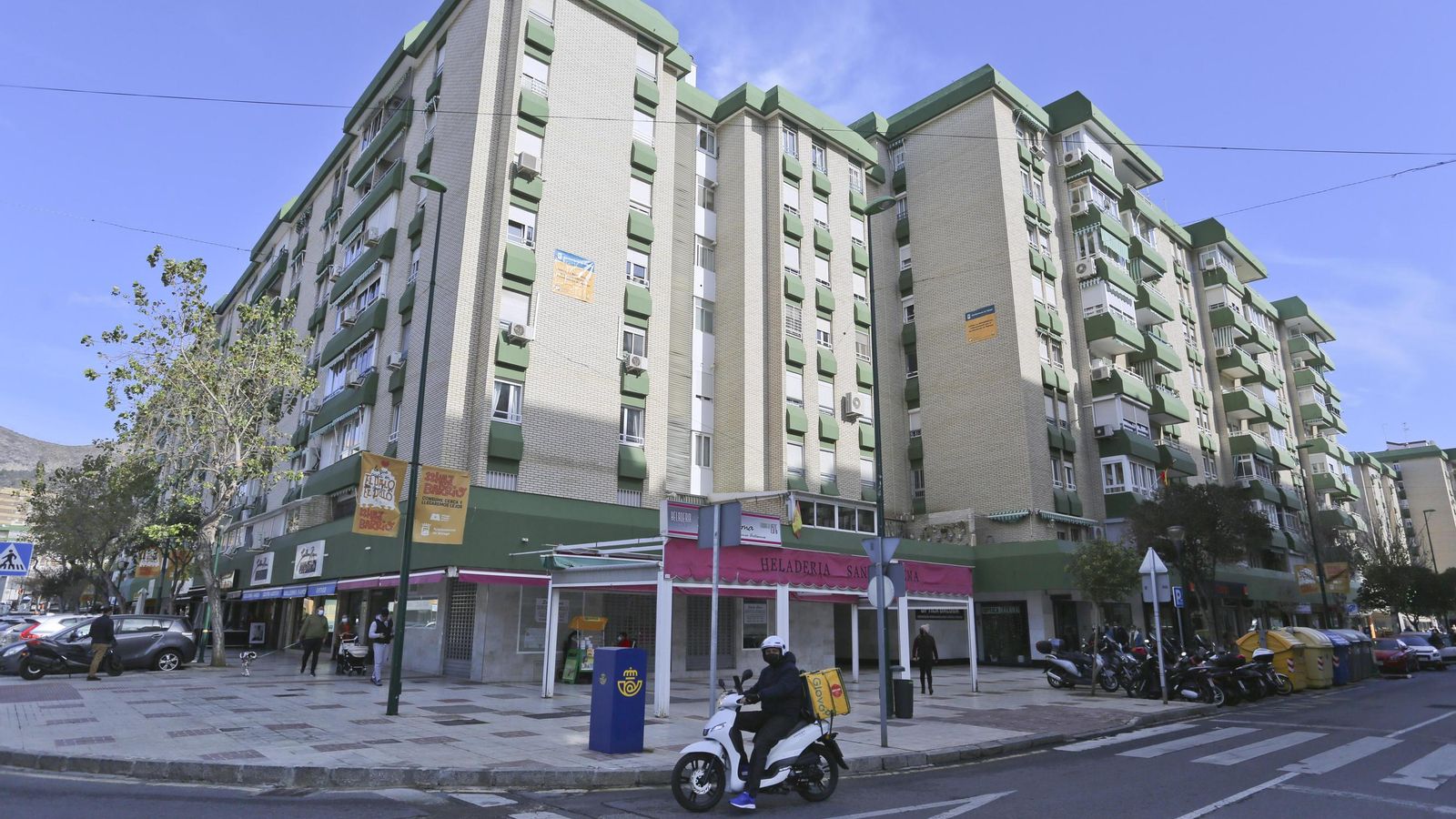 La reconocible estampa de los edificios de viviendas de Echevarría.