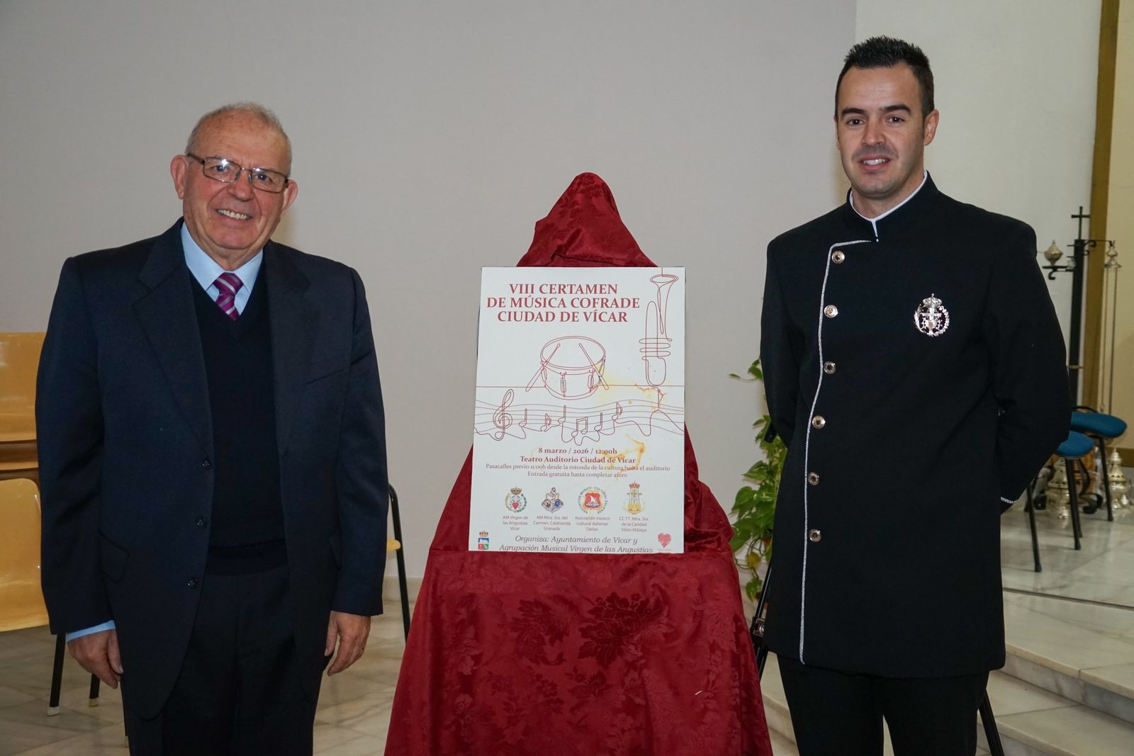 La AM de Las Angustias de Vícar viste de gala su música con un nuevo uniforme
