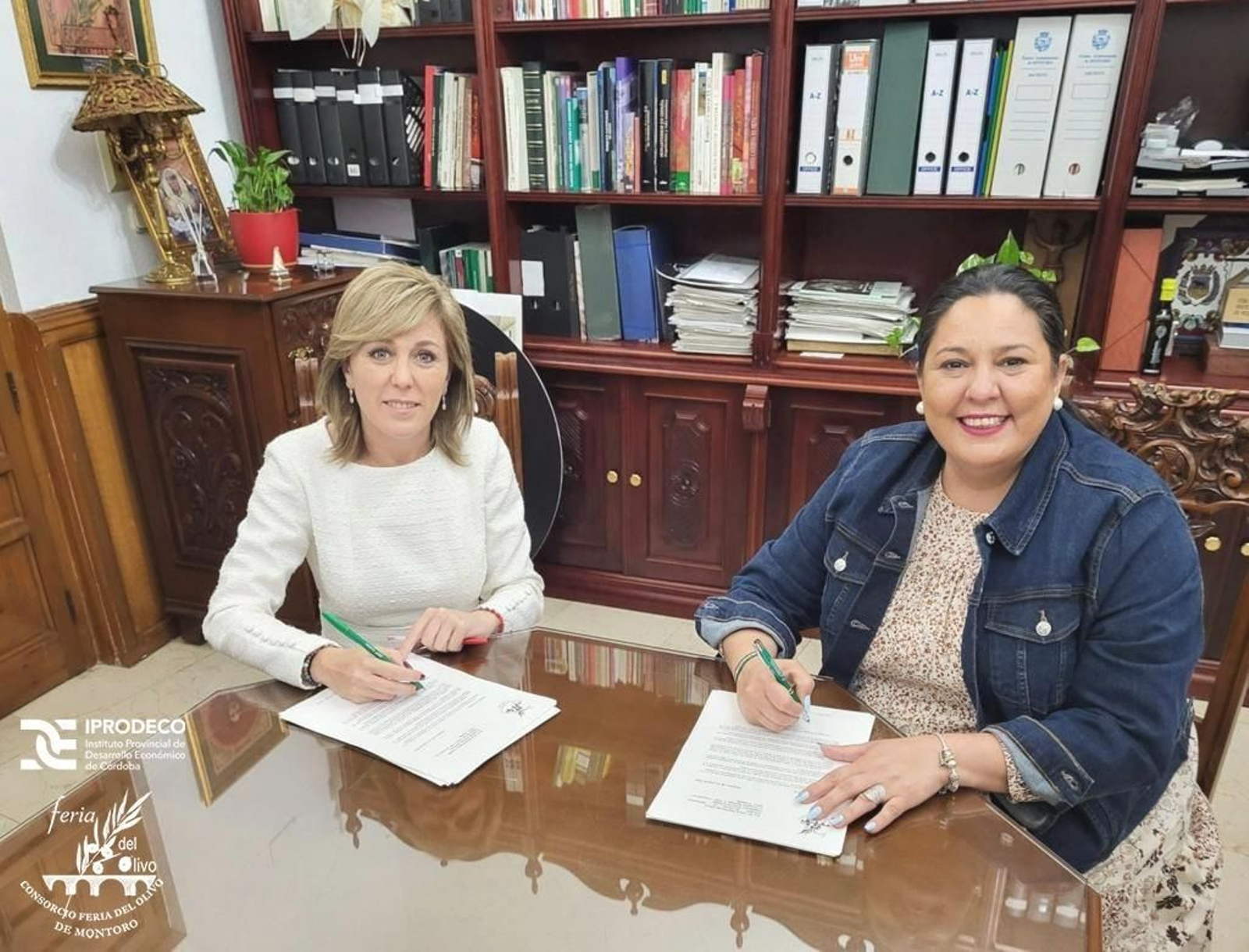 Ana maría Romero y Lola Amo.