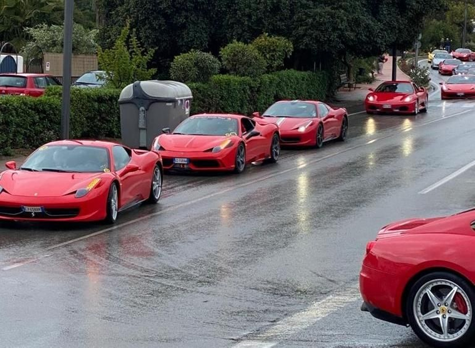 Los míticos Ferrari ya recorren la provincia.