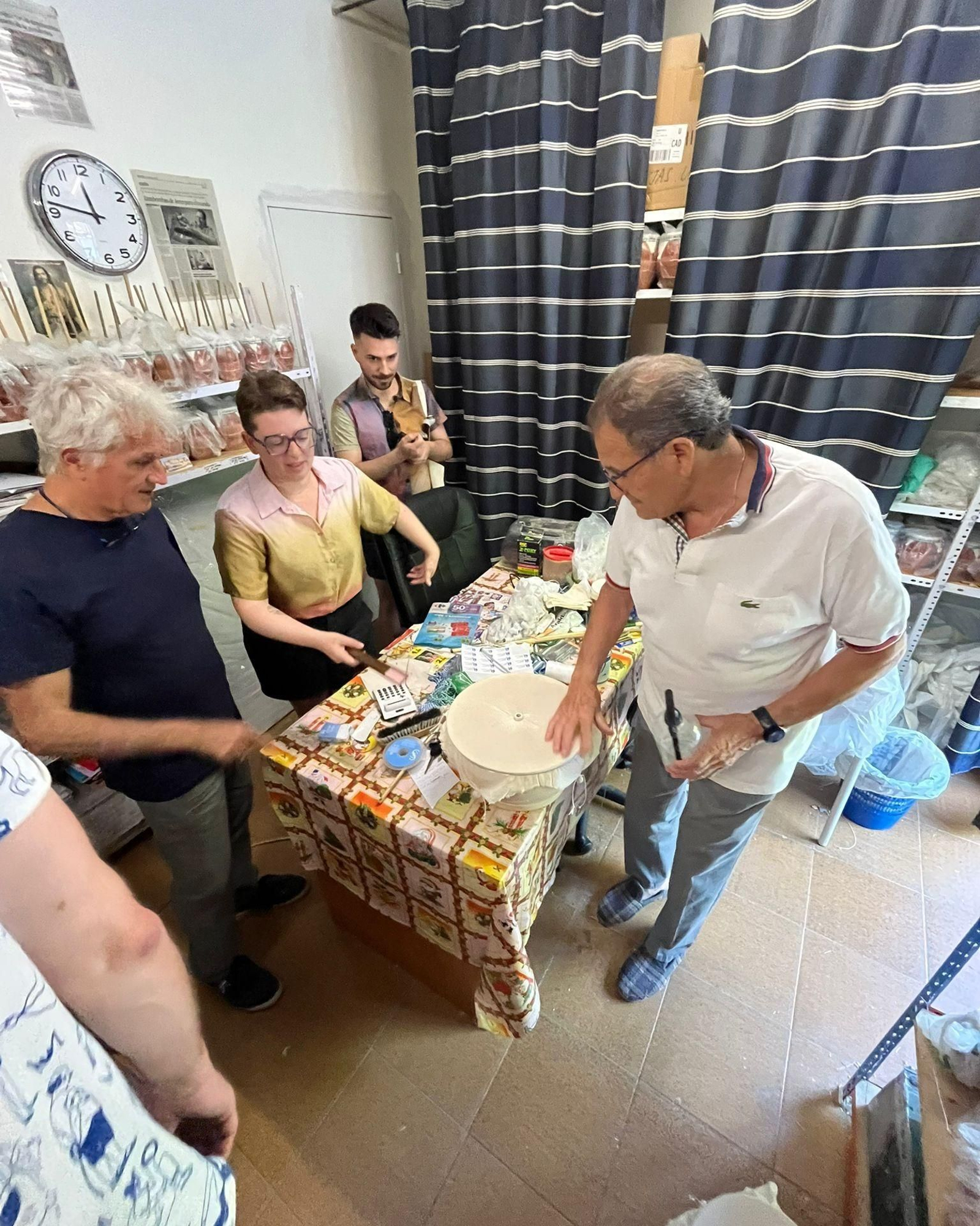 Taller de zambombas. Taller de zambombas.
