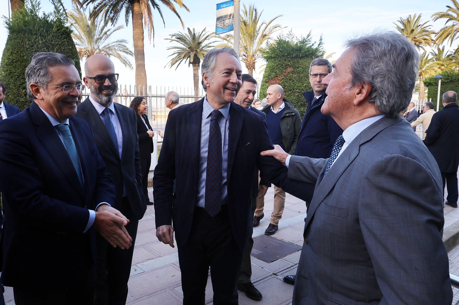 Imágenes de la recepción de los invitados al desayuno-coloquio con Jorge Paradela en el Foro Joly Andalucía