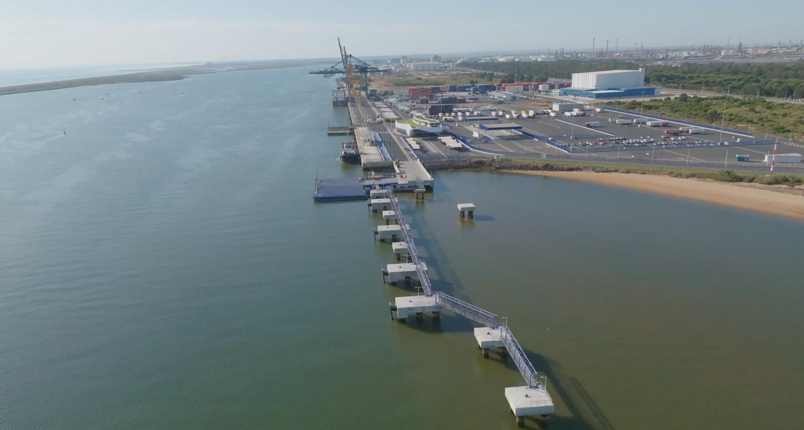 Una vista del Puerto de Huelva desde el Muelle Sur.