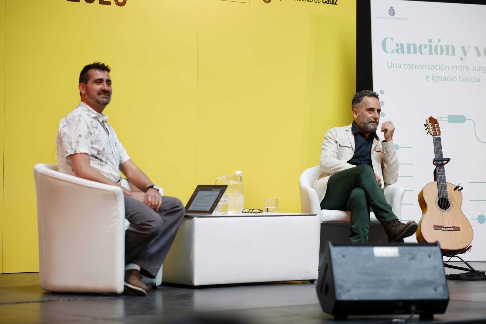 Ignacio García y Jorge Drexler, en 'Canción y verso' en el Edificio Constitución 1812.