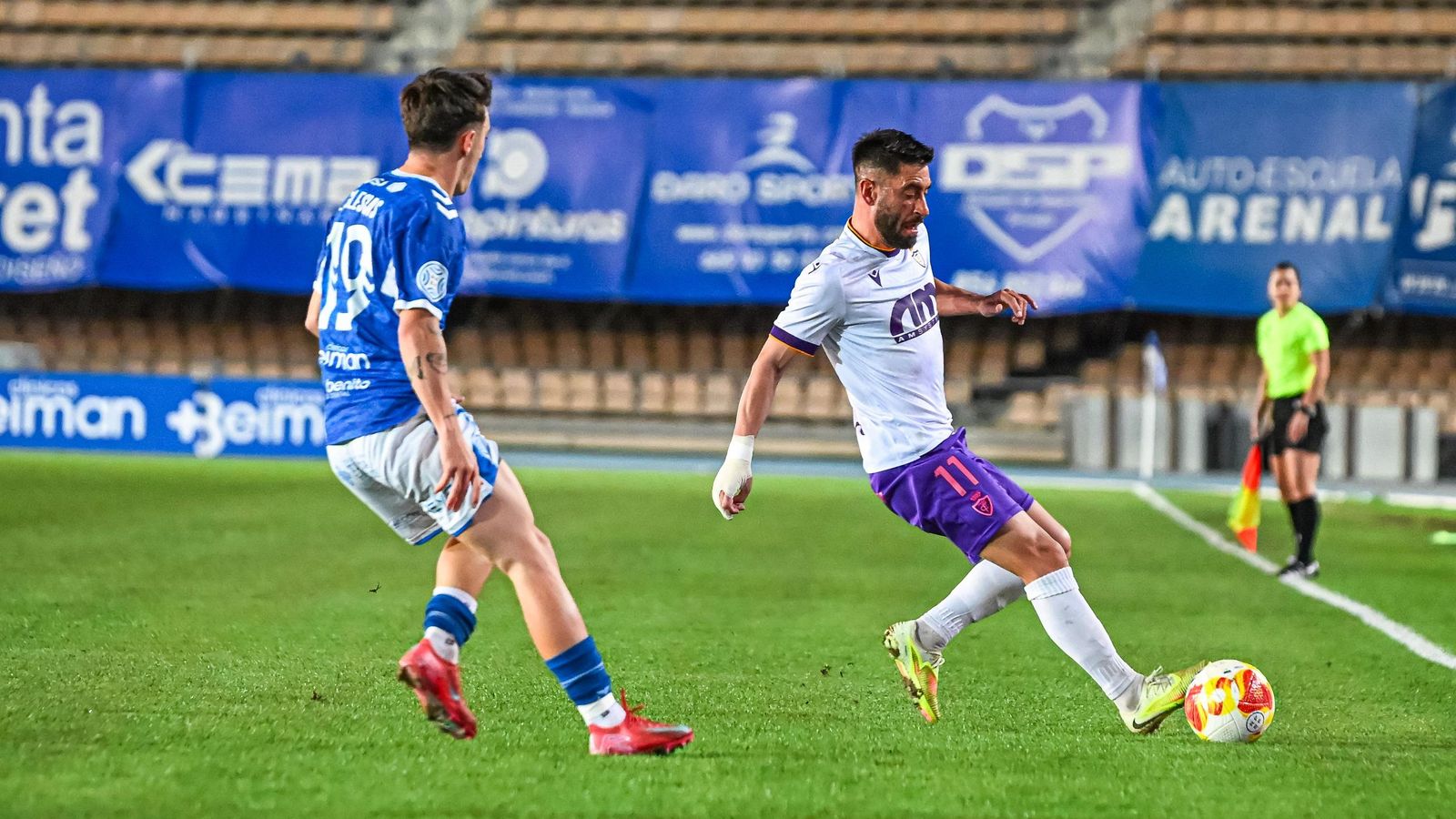 Mario Martos, ante Diego Iglesias el pasado miércoles.