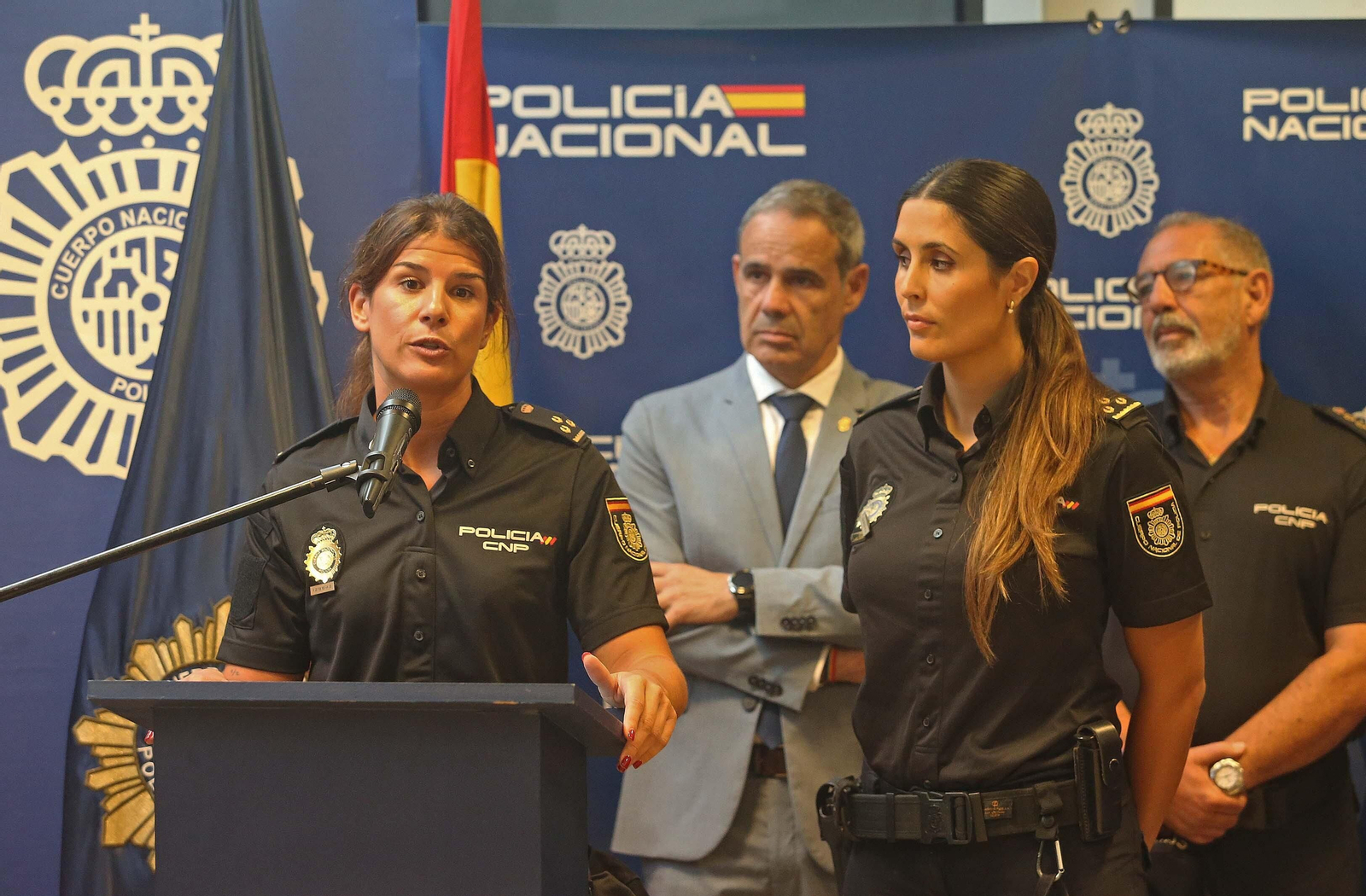 Fotos de las armas intervenidas por la Policía Nacional tras los tiroteos en La Bajadilla