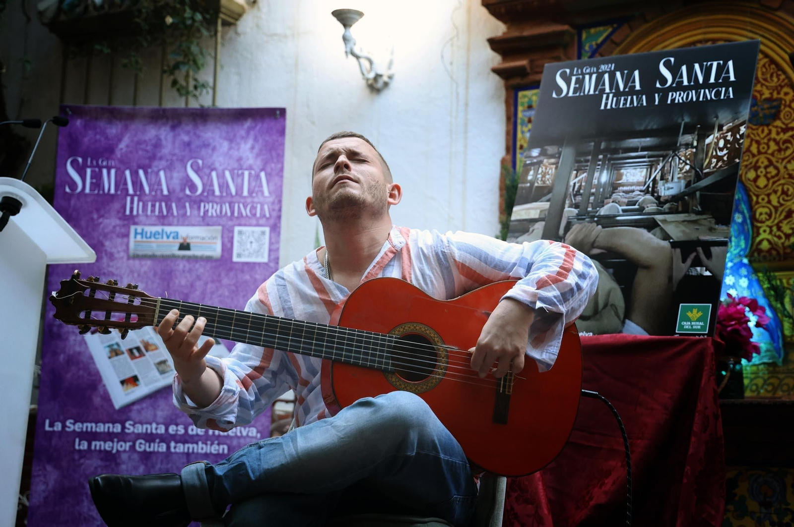 Imágenes de la presentación de "La Guía de Semana Santa de Huelva y Provincia" de Huelva Información