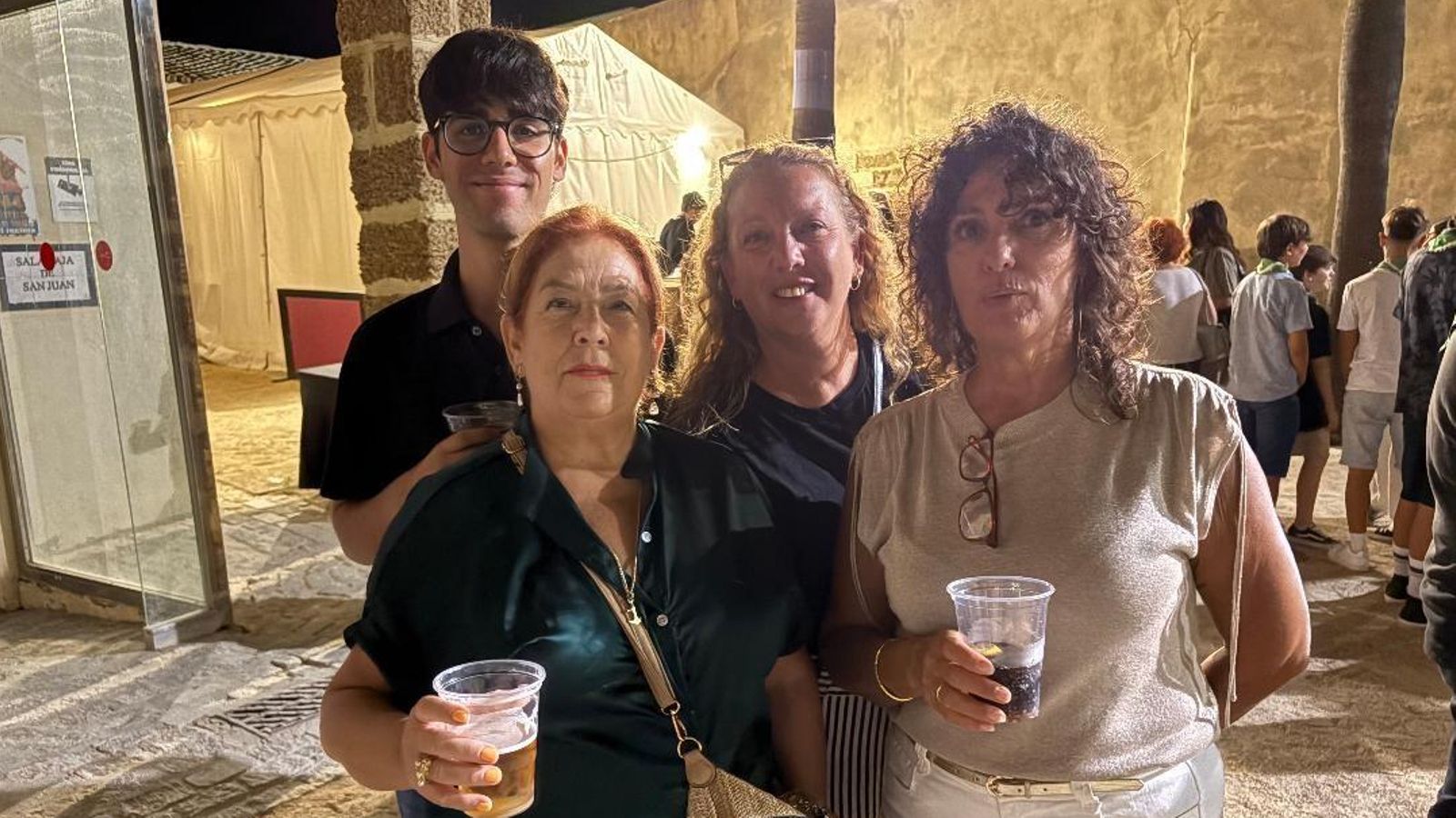 Alonso Cruceira, Carmen Fernández Arjona, Noemi Collantes y Alicia Fernández Arjona.