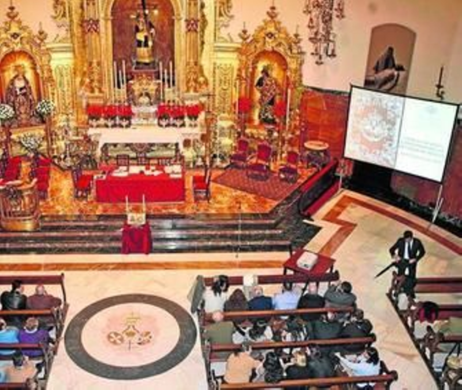 Aspecto de la basílica minutos antes de comenzar el cabildo.