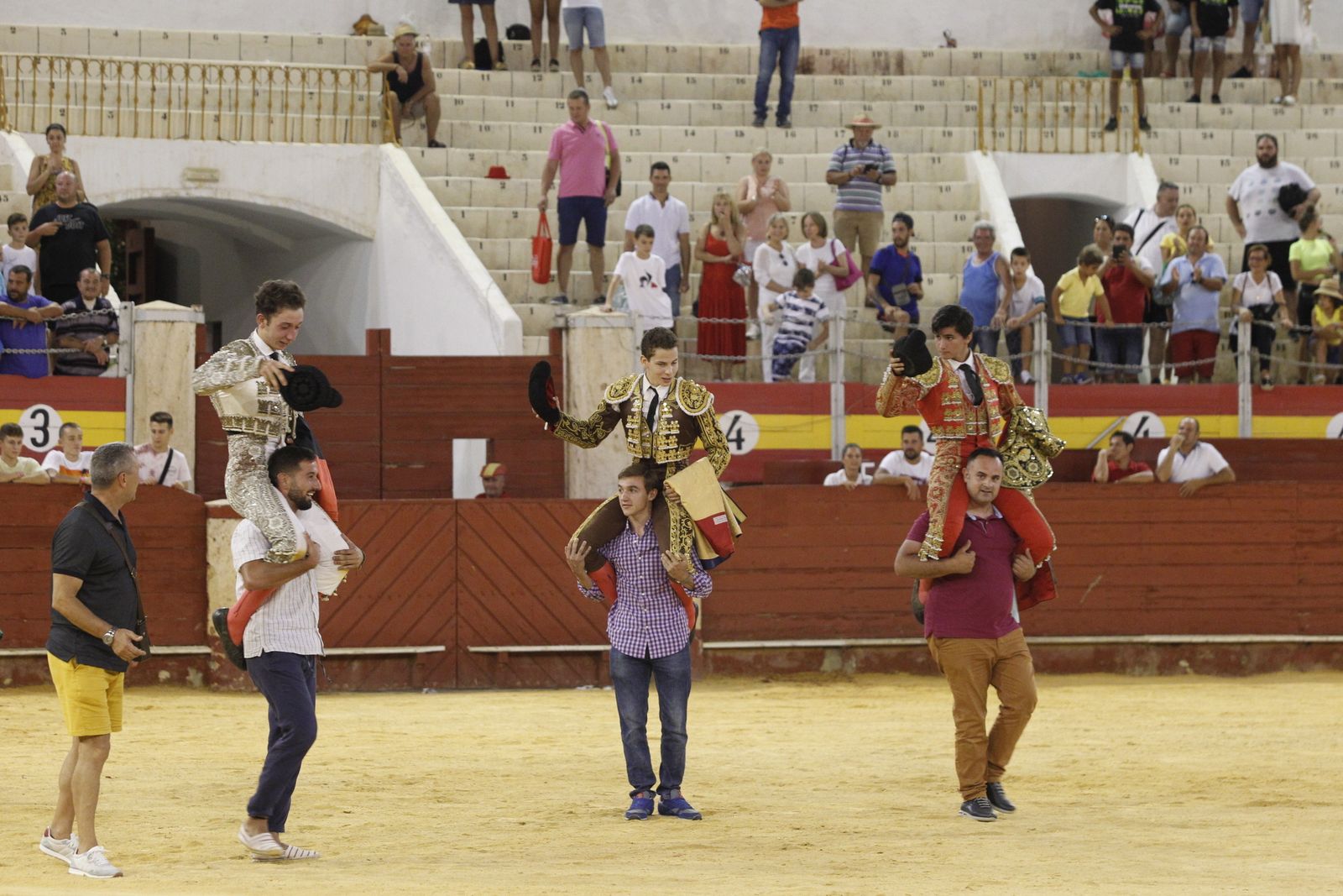 Fotogalería novillada Escuela Taurina de Almería. Feria de Almería 2019