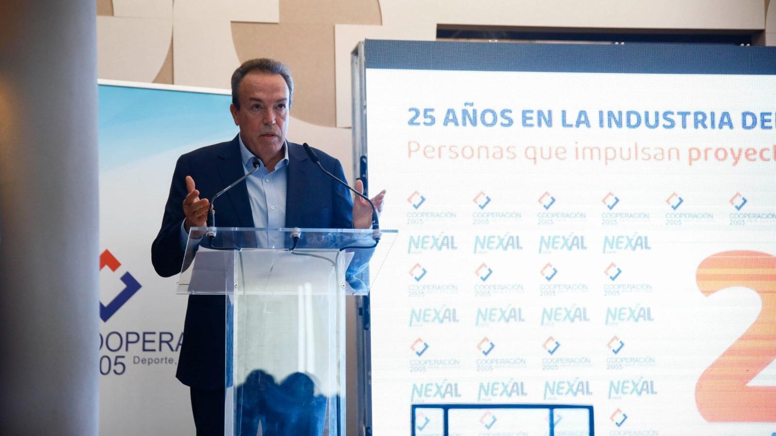 Juan Carrillo, exdirector general de la UD Almería, está al frente del grupo empresarial Juan Carrillo, exdirector general de la UD Almería, está al frente del grupo empresarial