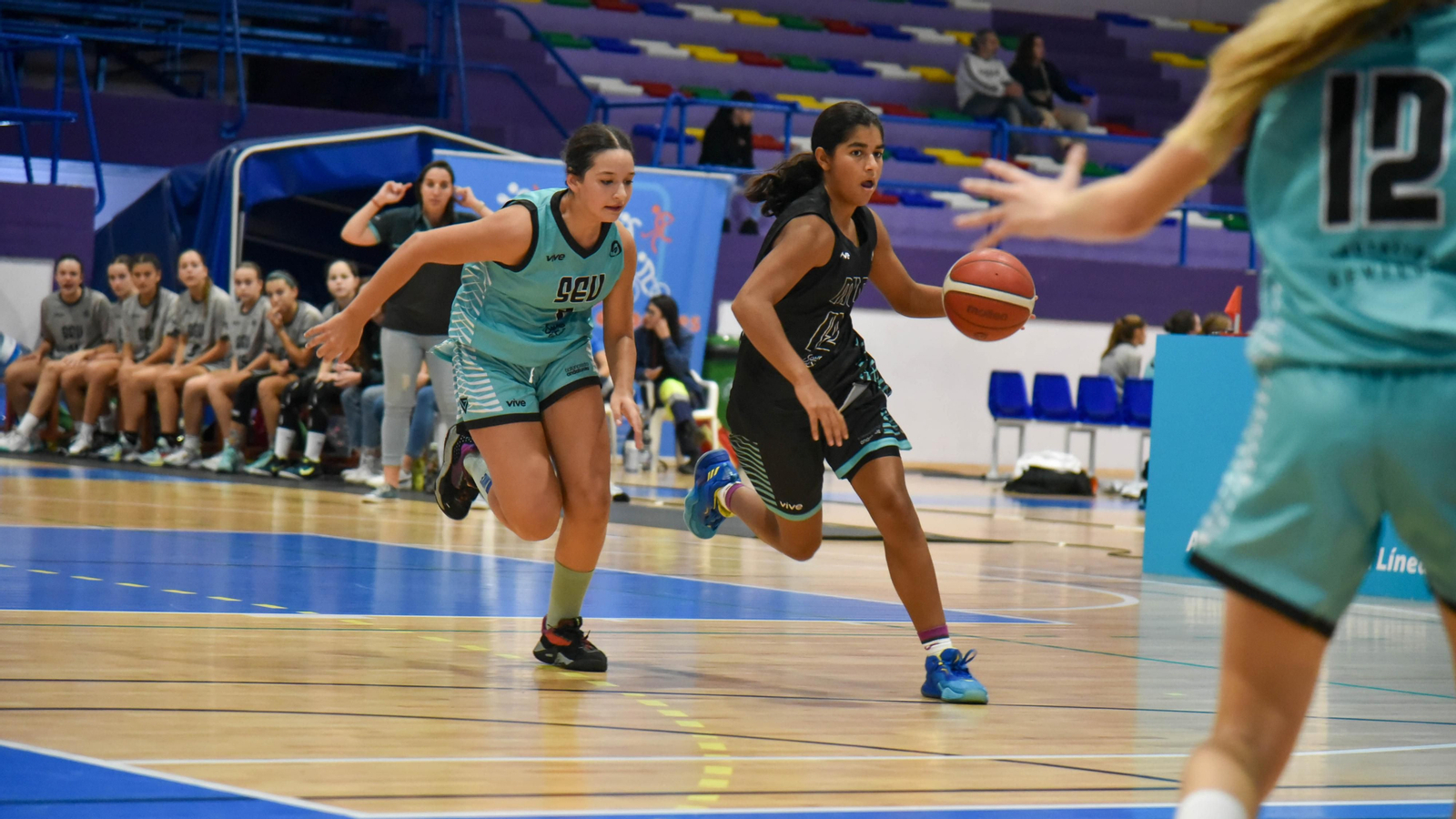 Las fotos de la segunda jornada del Andaluz infantil femenino de baloncesto en La Línea