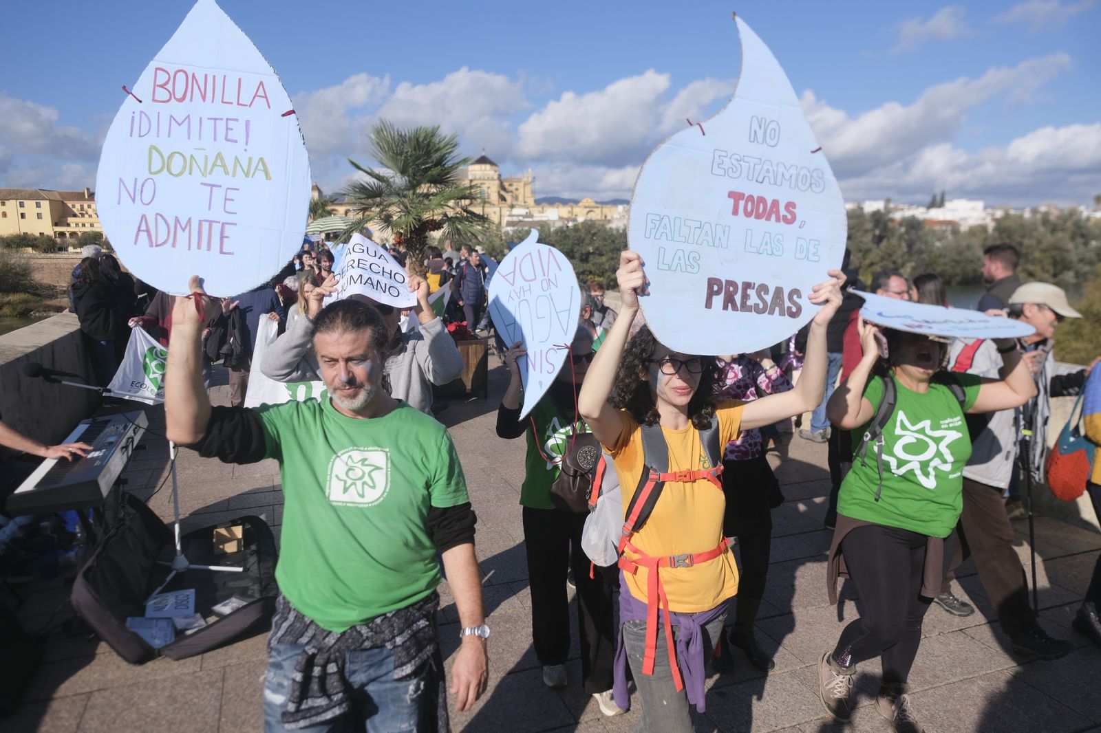La manifestación  por el agua de Ecologistas, en imágenes