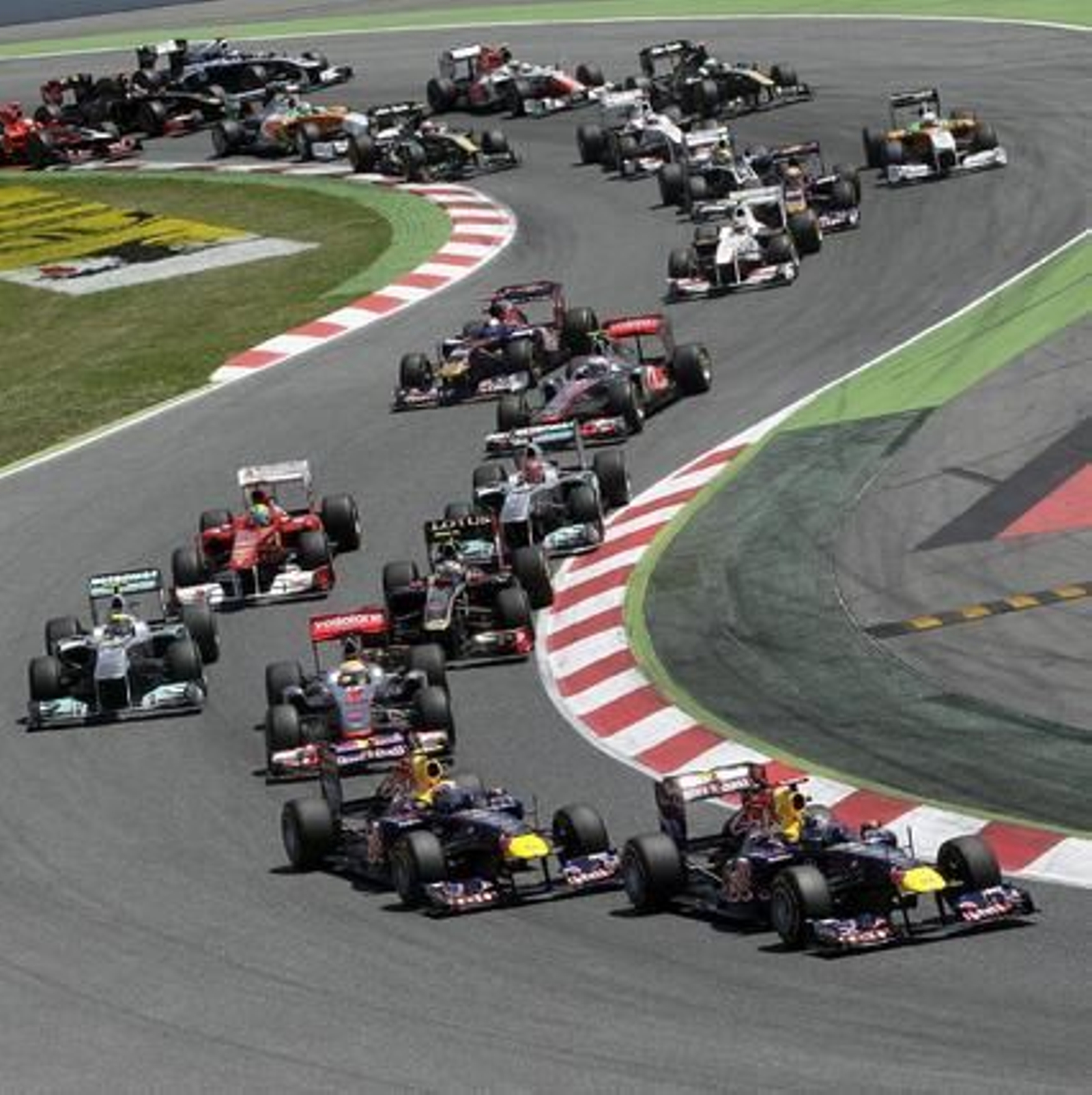 Vettel vuelve a ganar en Montmeló. Alonso acaba quinto.

Foto: EFE