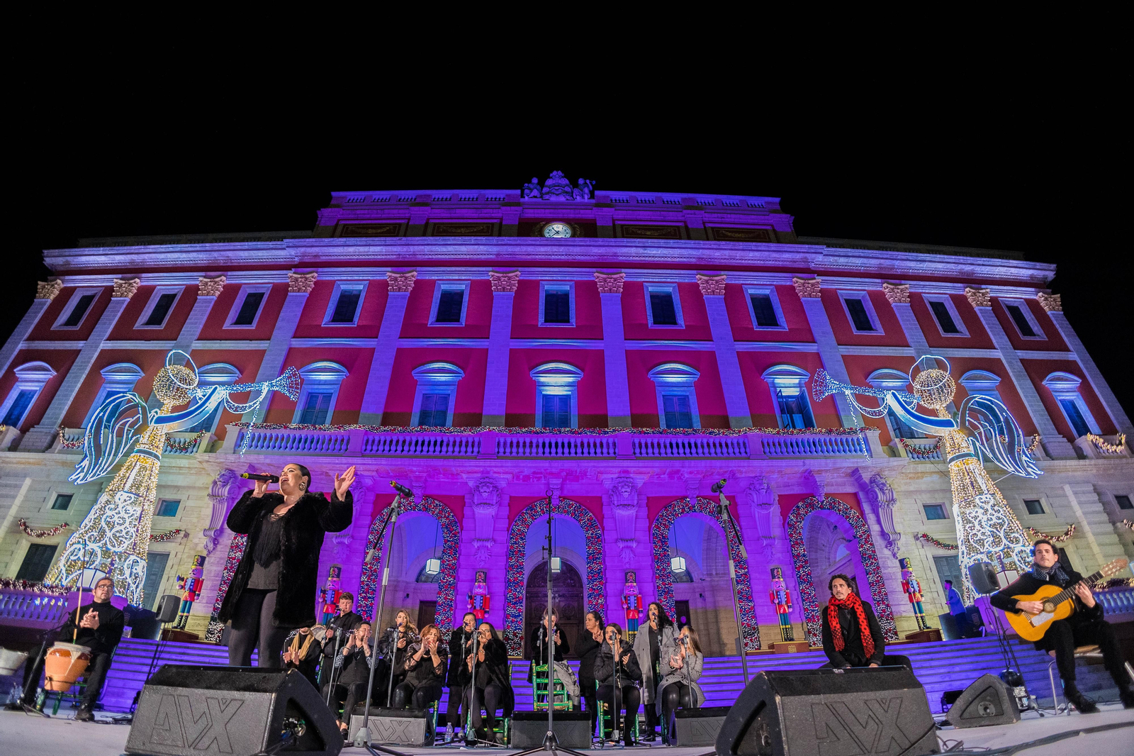 Doble sesión de zambombas navideñas en la plaza del Rey de San Fernando
