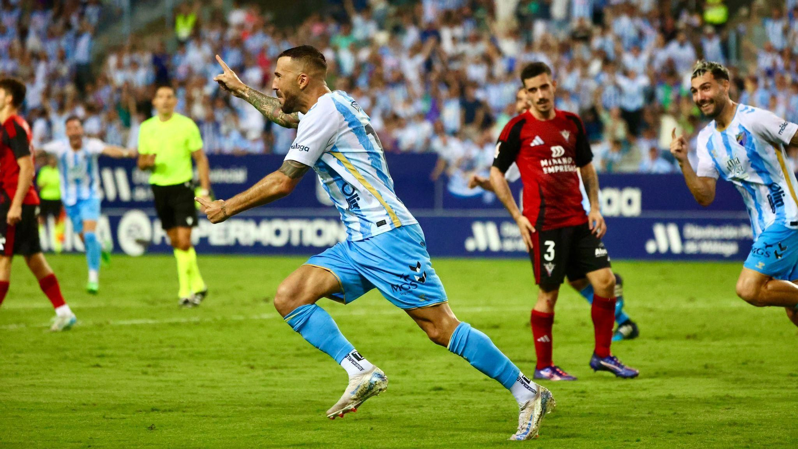 Dioni celebra el tanto del empate. Dioni celebra el tanto del empate.