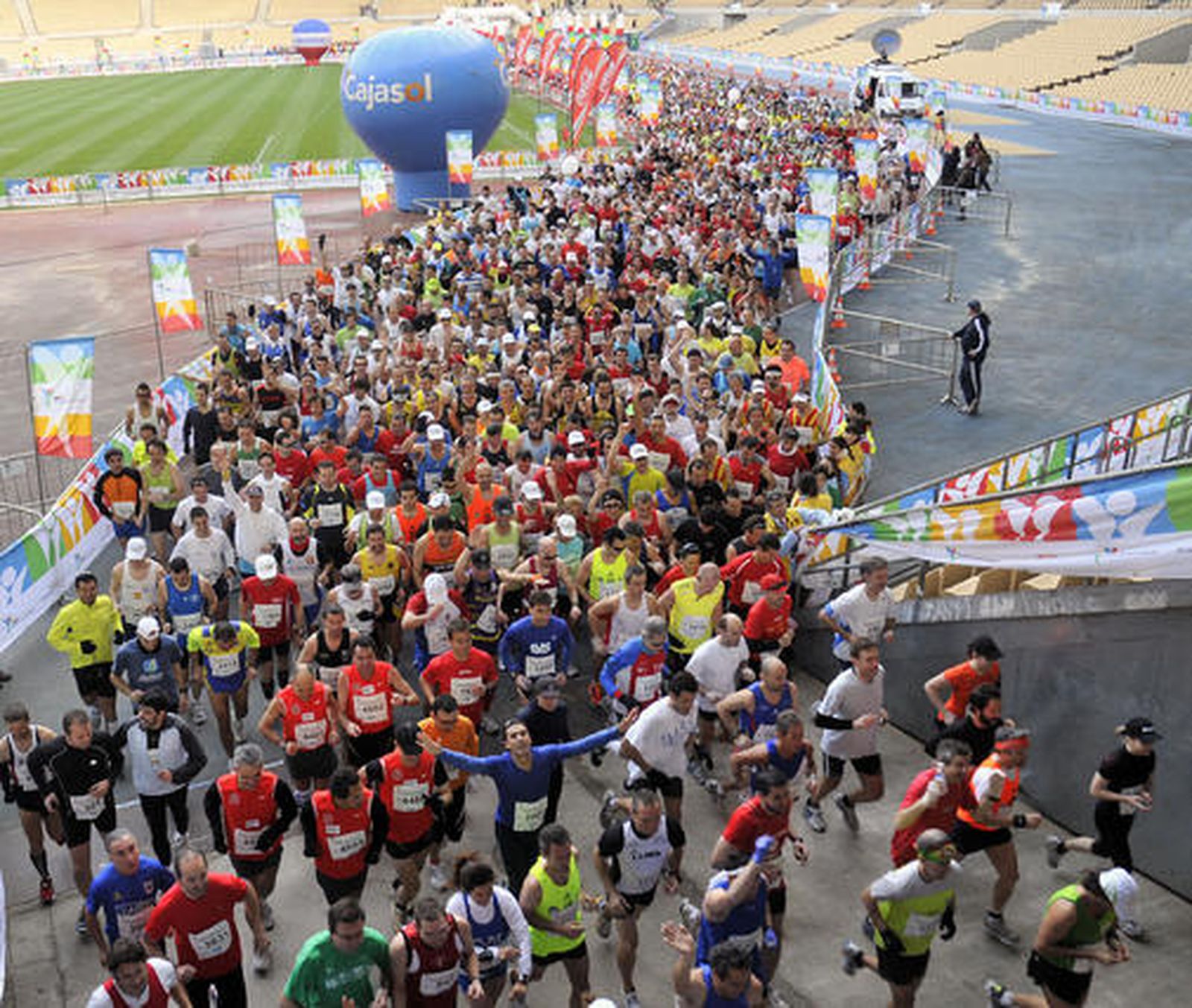 El etíope Daniel Abera gana la XXVII Maratón de Ciudad de Sevilla. / Juan Carlos Vázquez