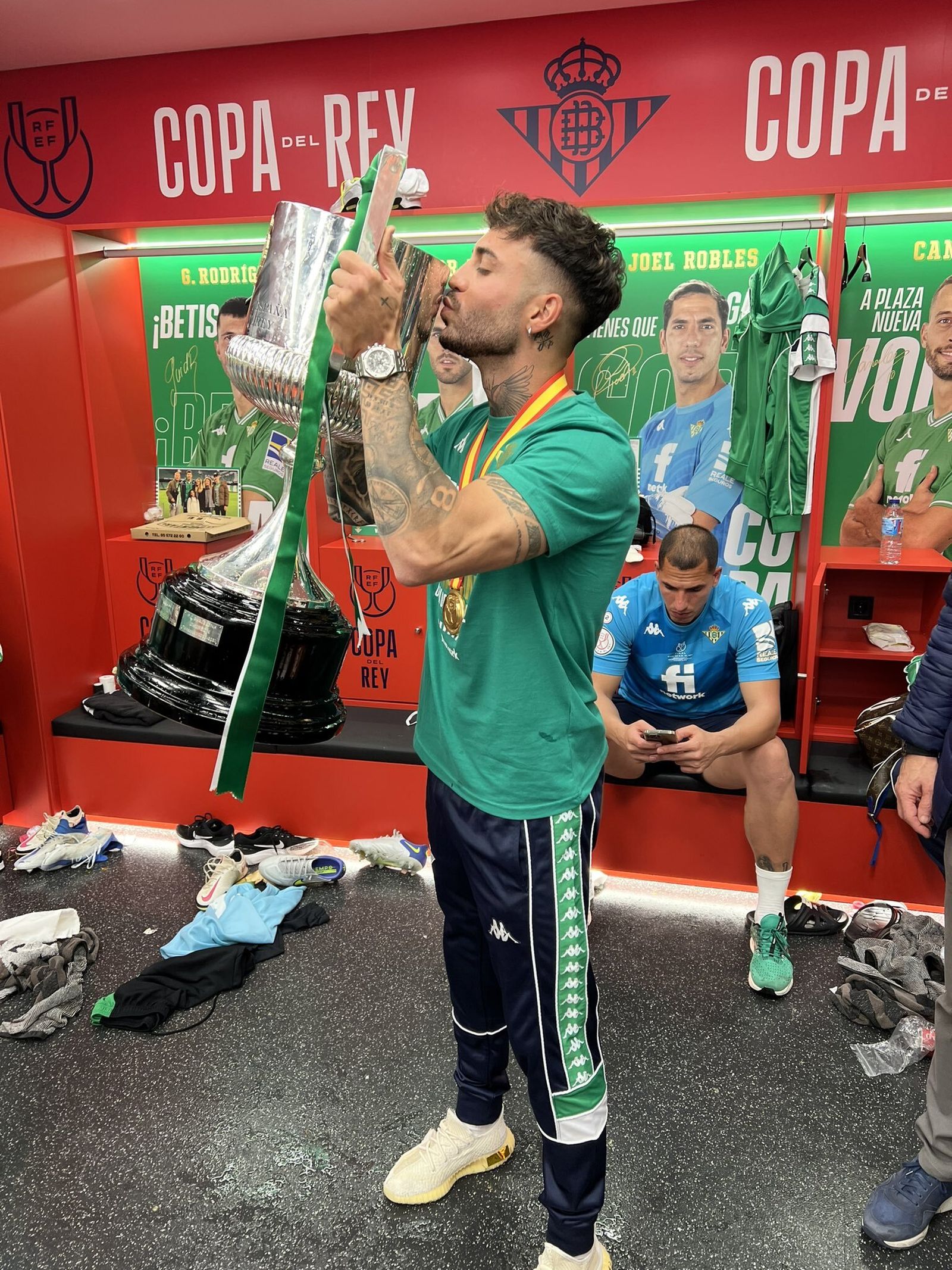 Camarasa besa la Copa del Rey.