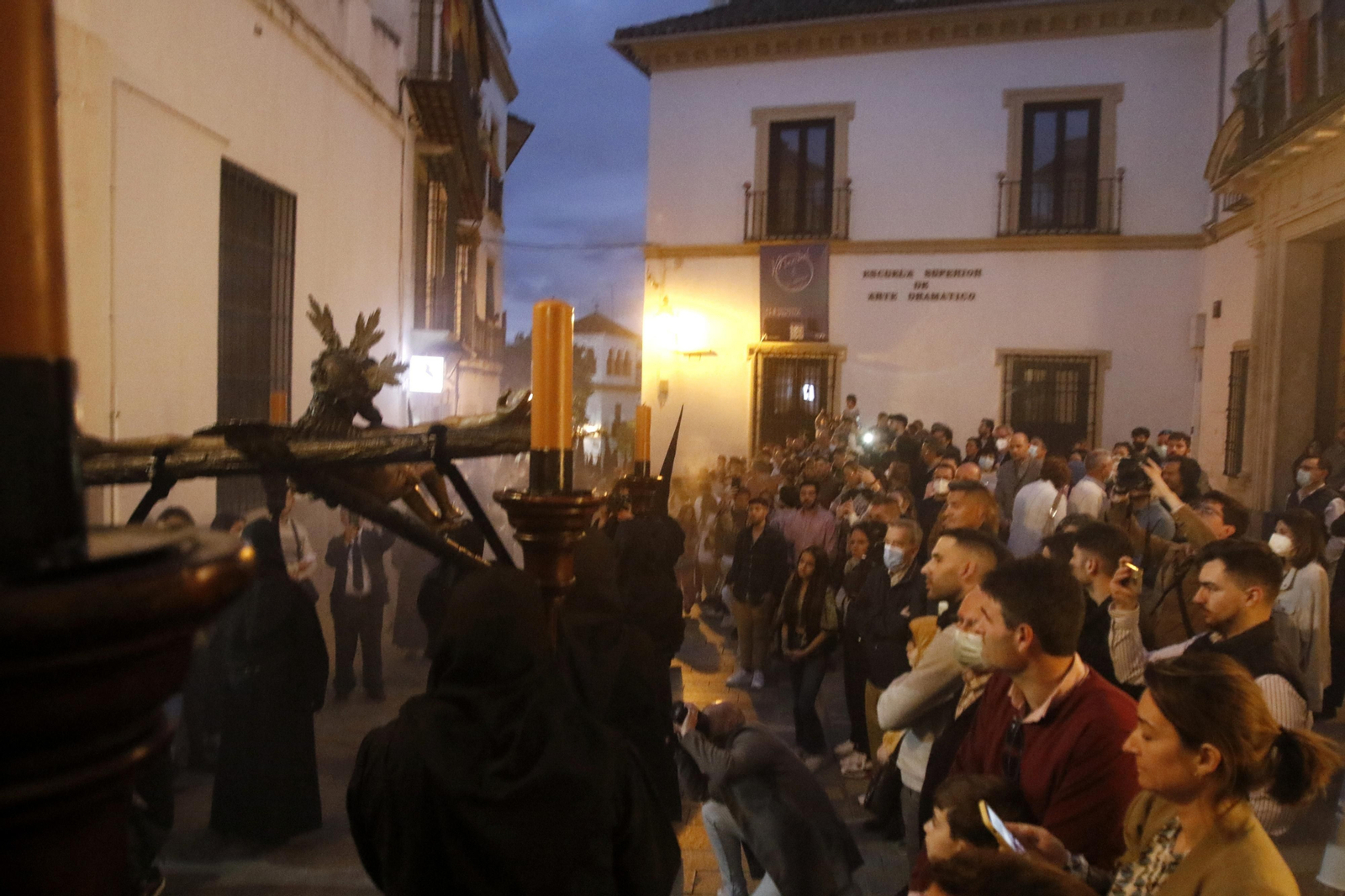 Lunes Santo en Córdoba: Las imágenes de la salida de la hermandad del Vía Crucis