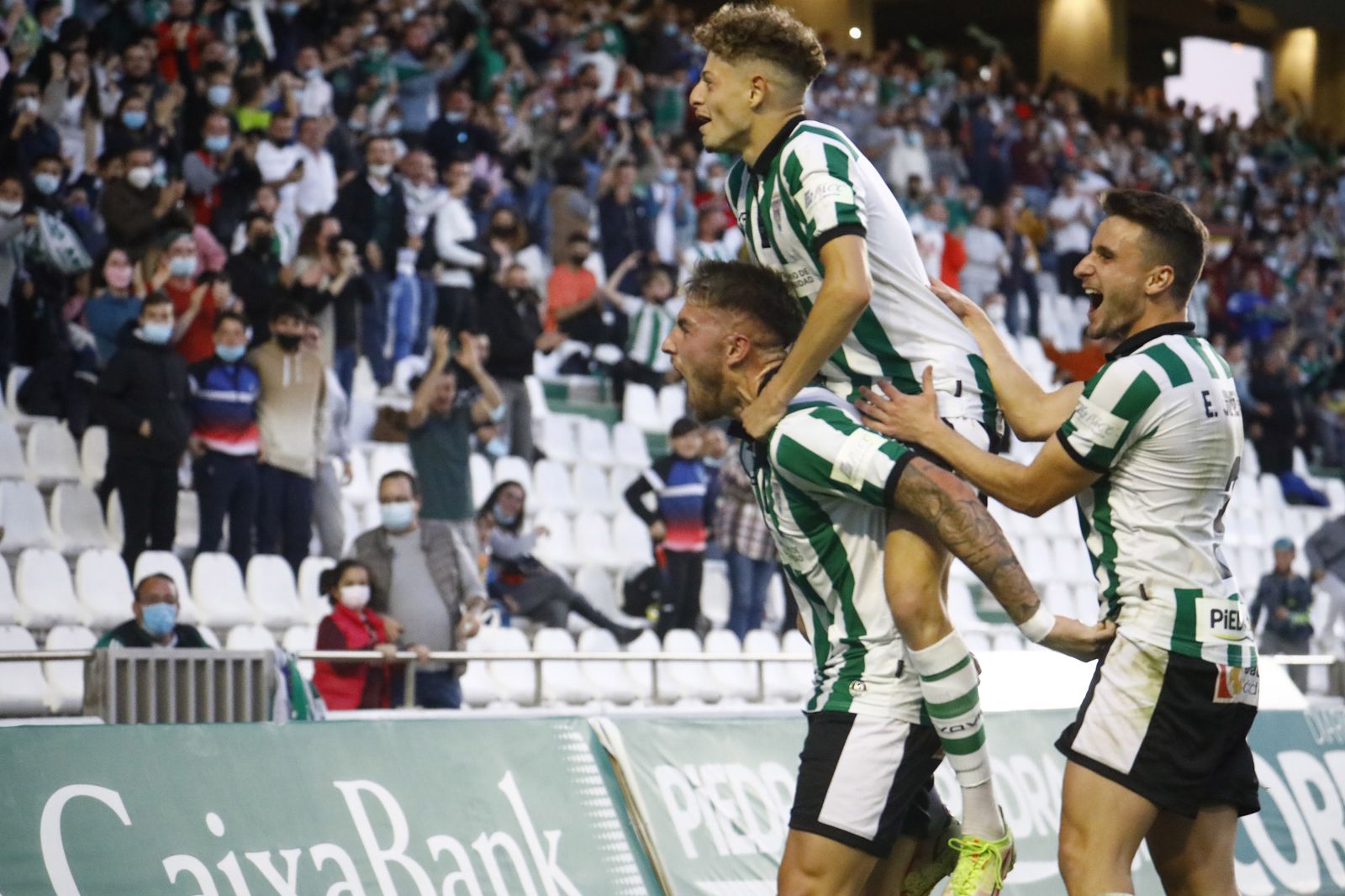 La victoria del Córdoba CF ante el Cacereño, en imágenes