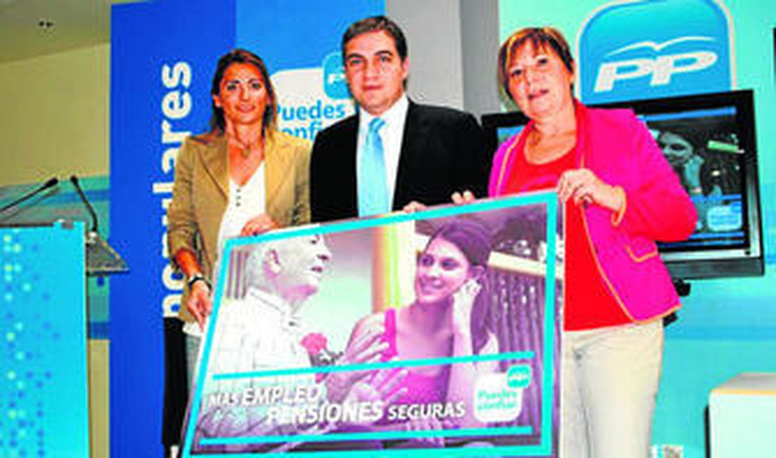 Margarita del Cid, con Bendodo y Villalobos en un acto electoral, es el nombre que se baraja para la mancomunidad occidental.