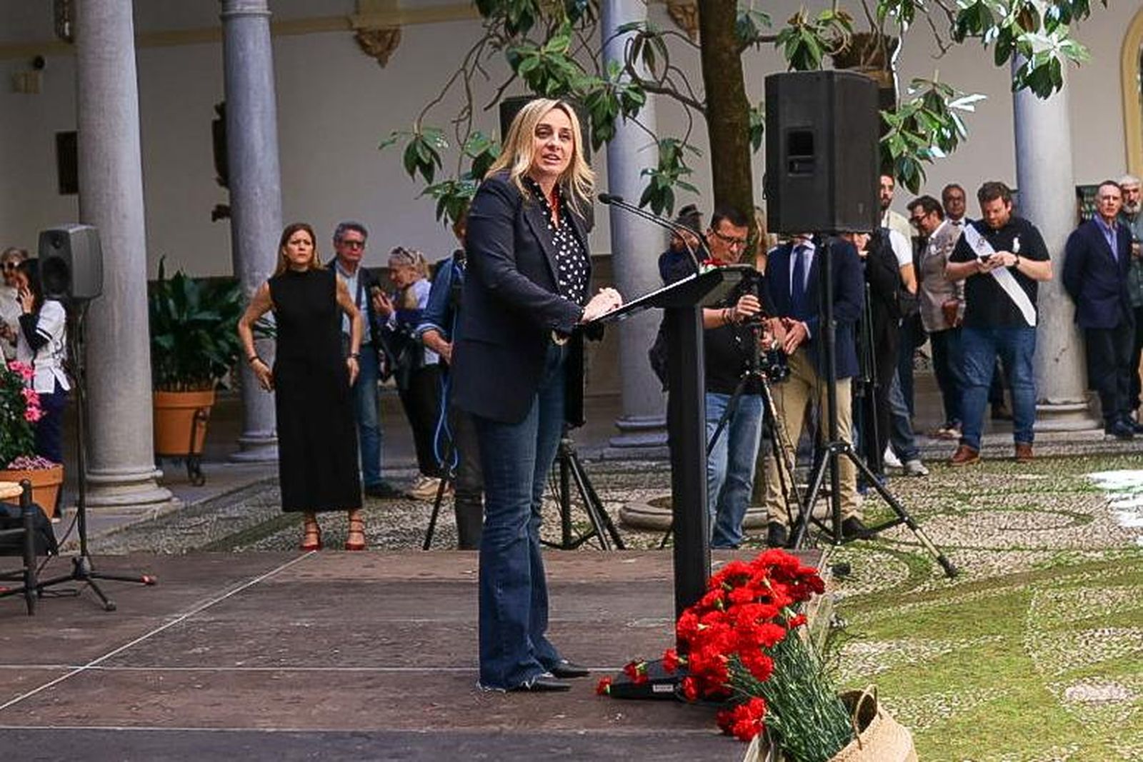 El pregón del Día de la Cruz de Granada, en imágenes