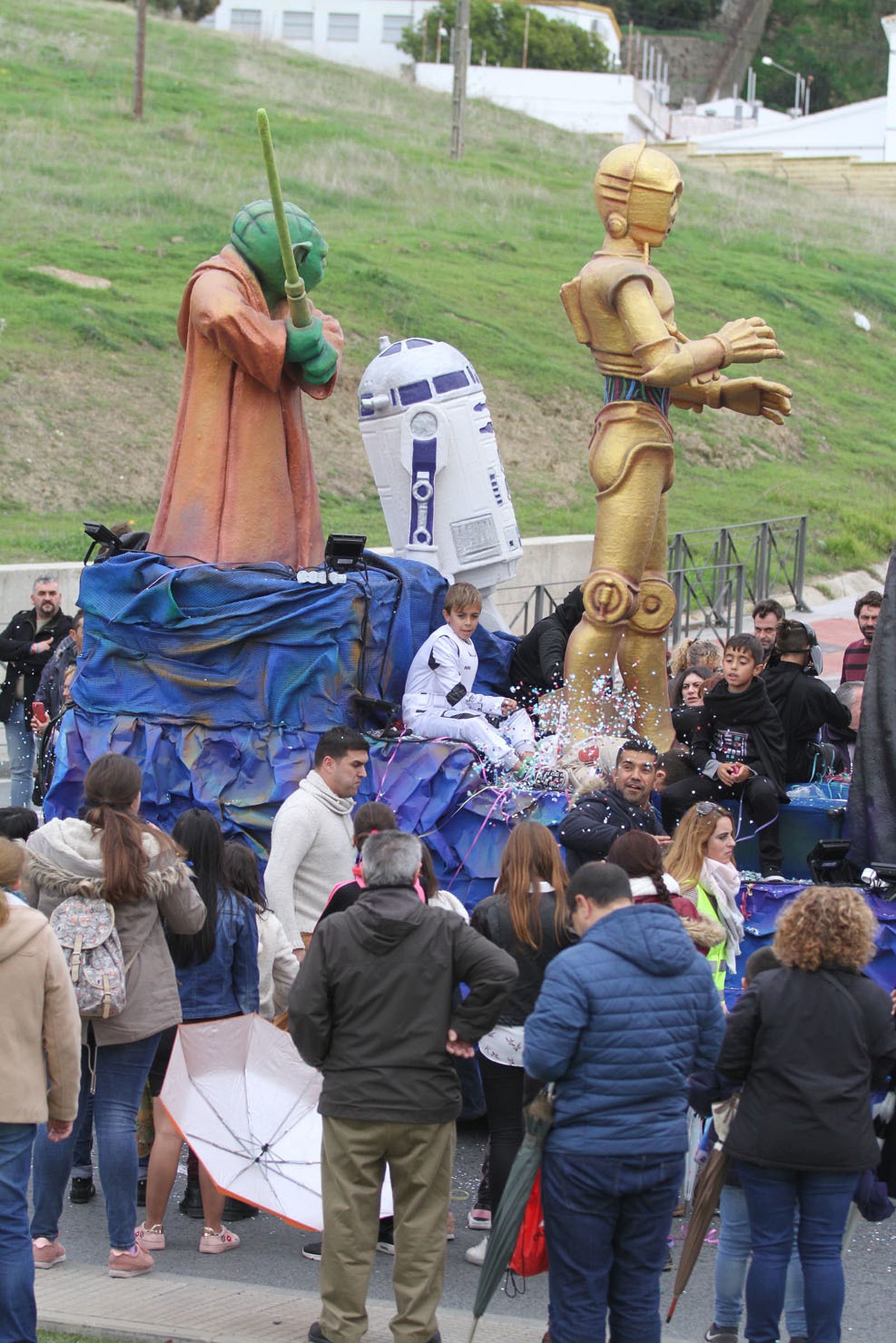 Cabalgata de los Reyes Magos 2018: Melchor, Gaspar y Baltazar adelantan su salida para llenar de ilusión las calles de Huelva