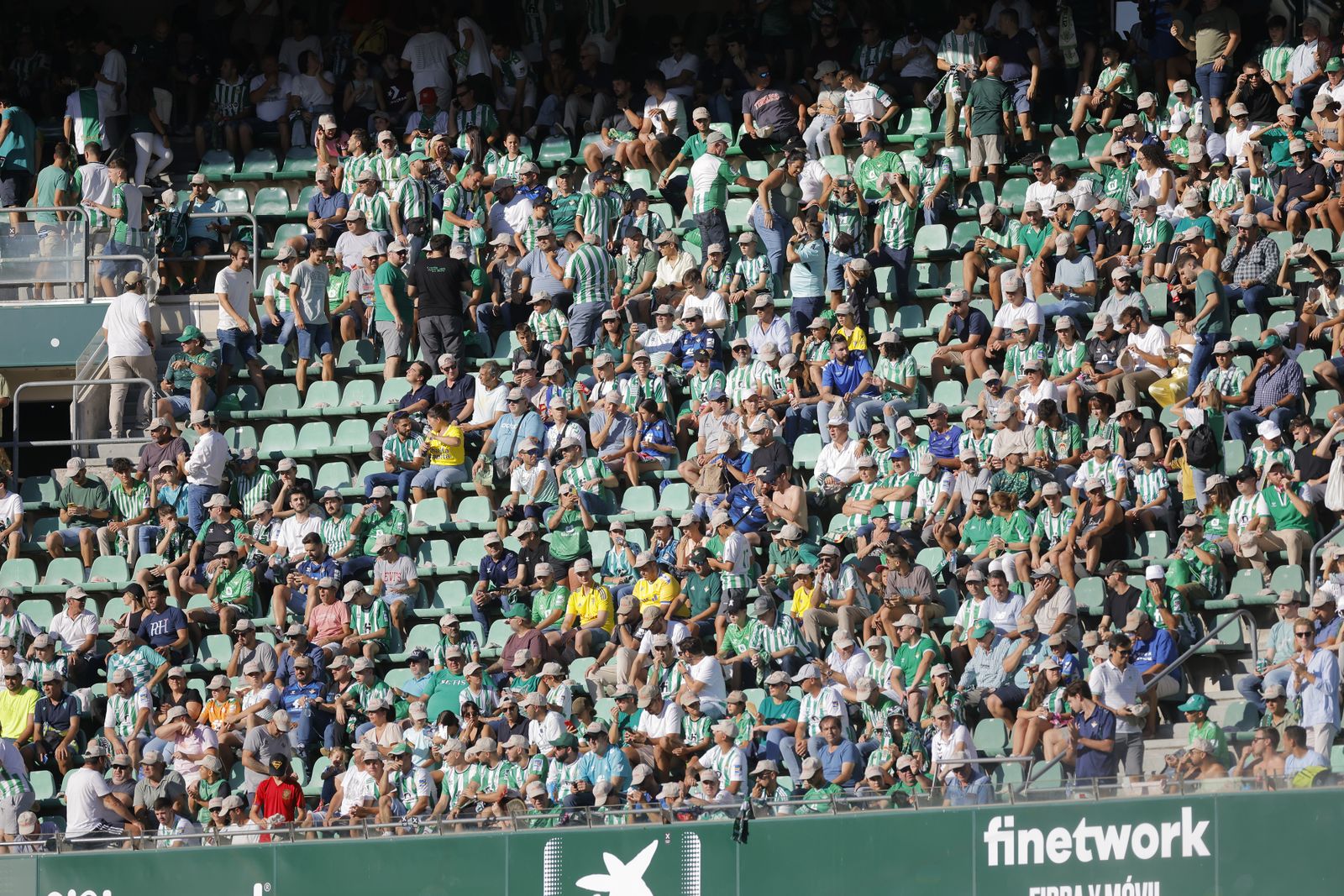 Búscate en las fotos del Betis-Cádiz