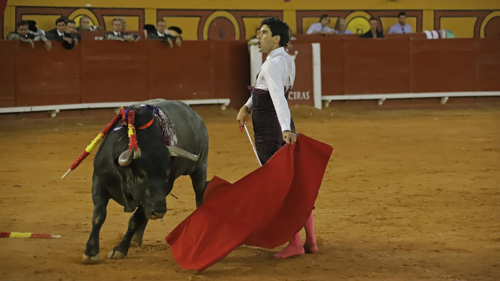 Fotos de la corrida del sábado de la Feria Taurina de Algeciras: Ferrera, Chacón y López Simón