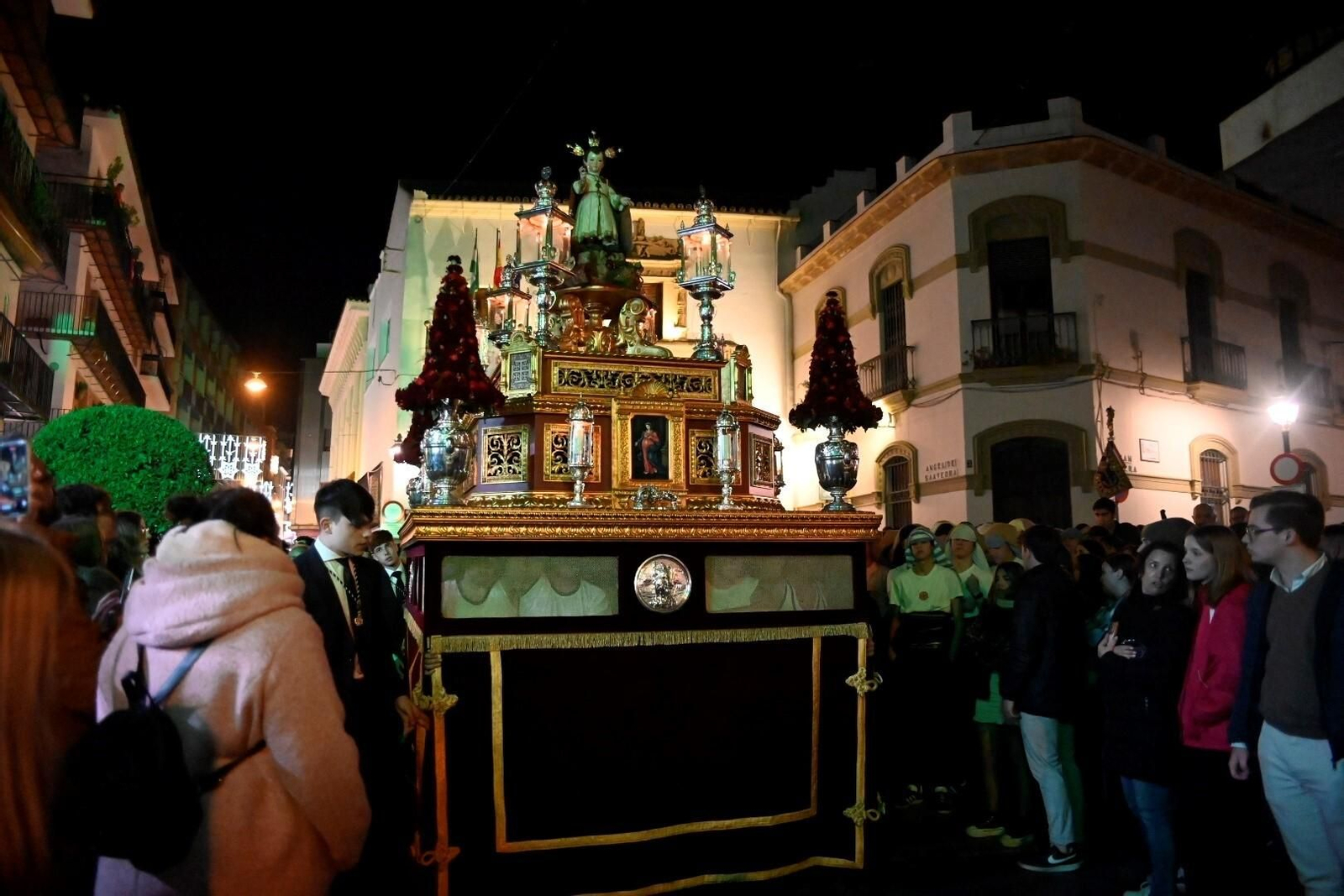 La procesión del Niño Jesús de la Compañía de Córdoba, en imágenes