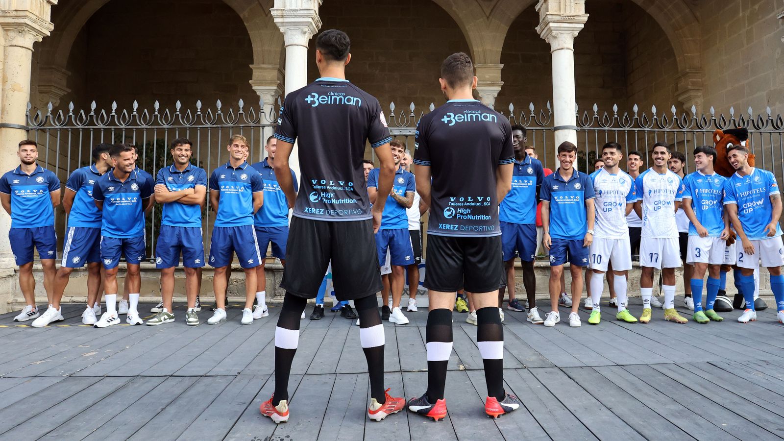 Presentación nuevas equipaciones del Xerez DFC 23-24