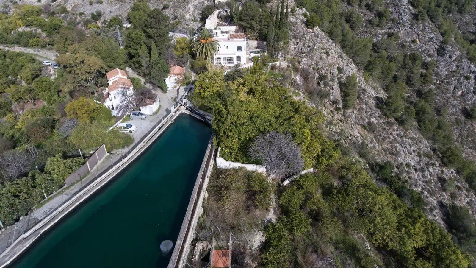 Molino alto y acequia del Higuerón, cerca de Frigiliana.