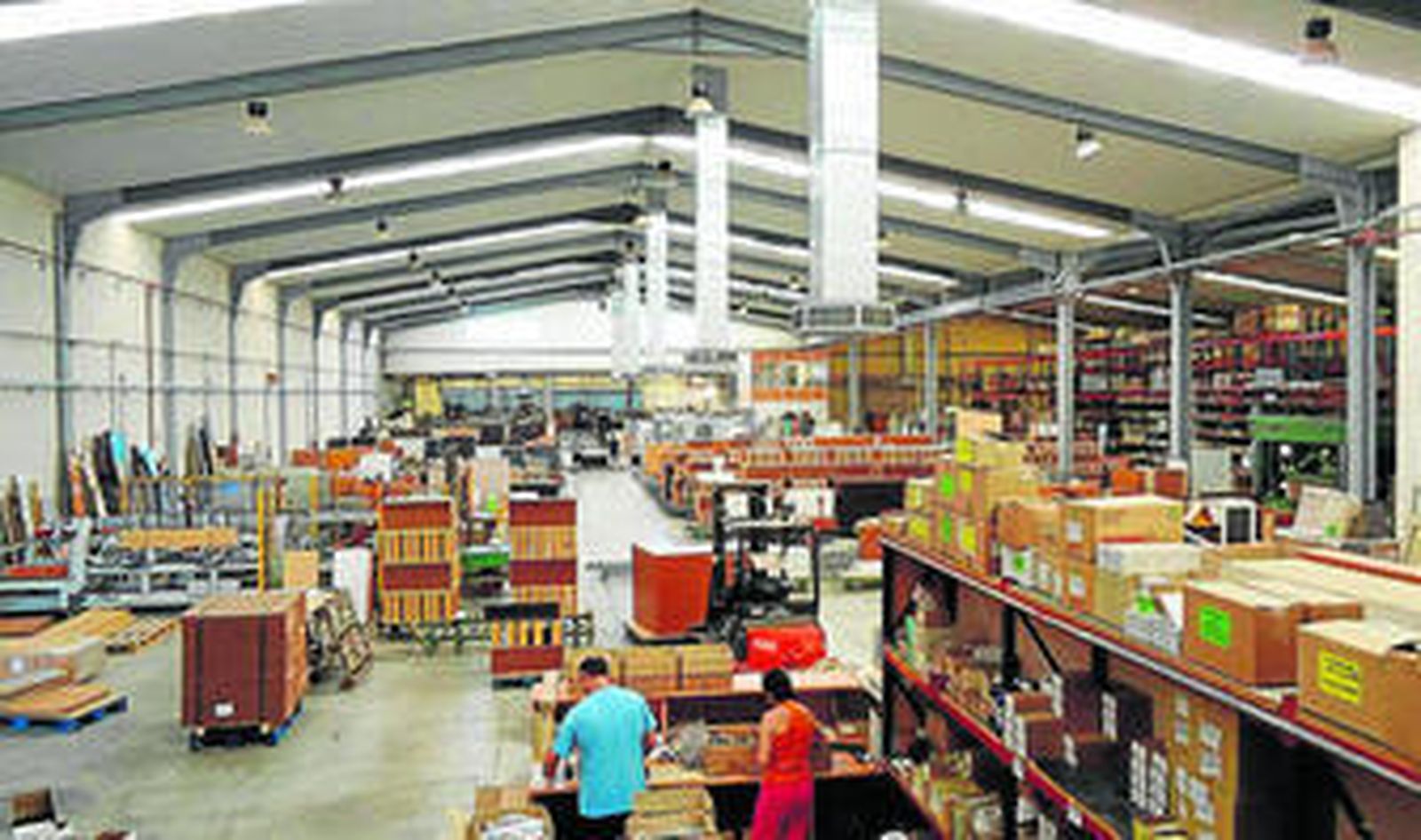 Muebles entre los olivares