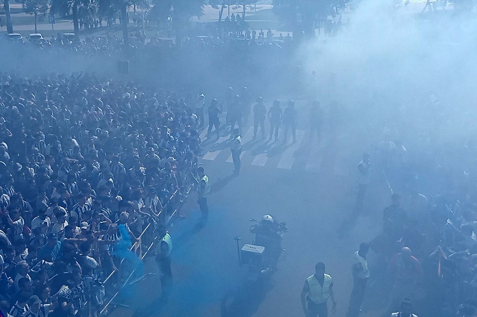 Imágenes del ambiente previo al Recre-Cacereño