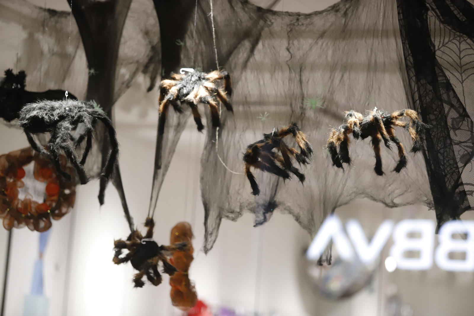 Ambiente de Halloween en las calles de Huelva