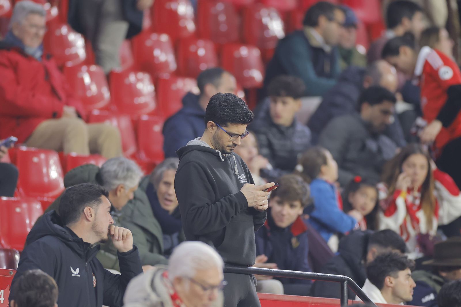 Búscate en las fotos del Sevilla - Celta