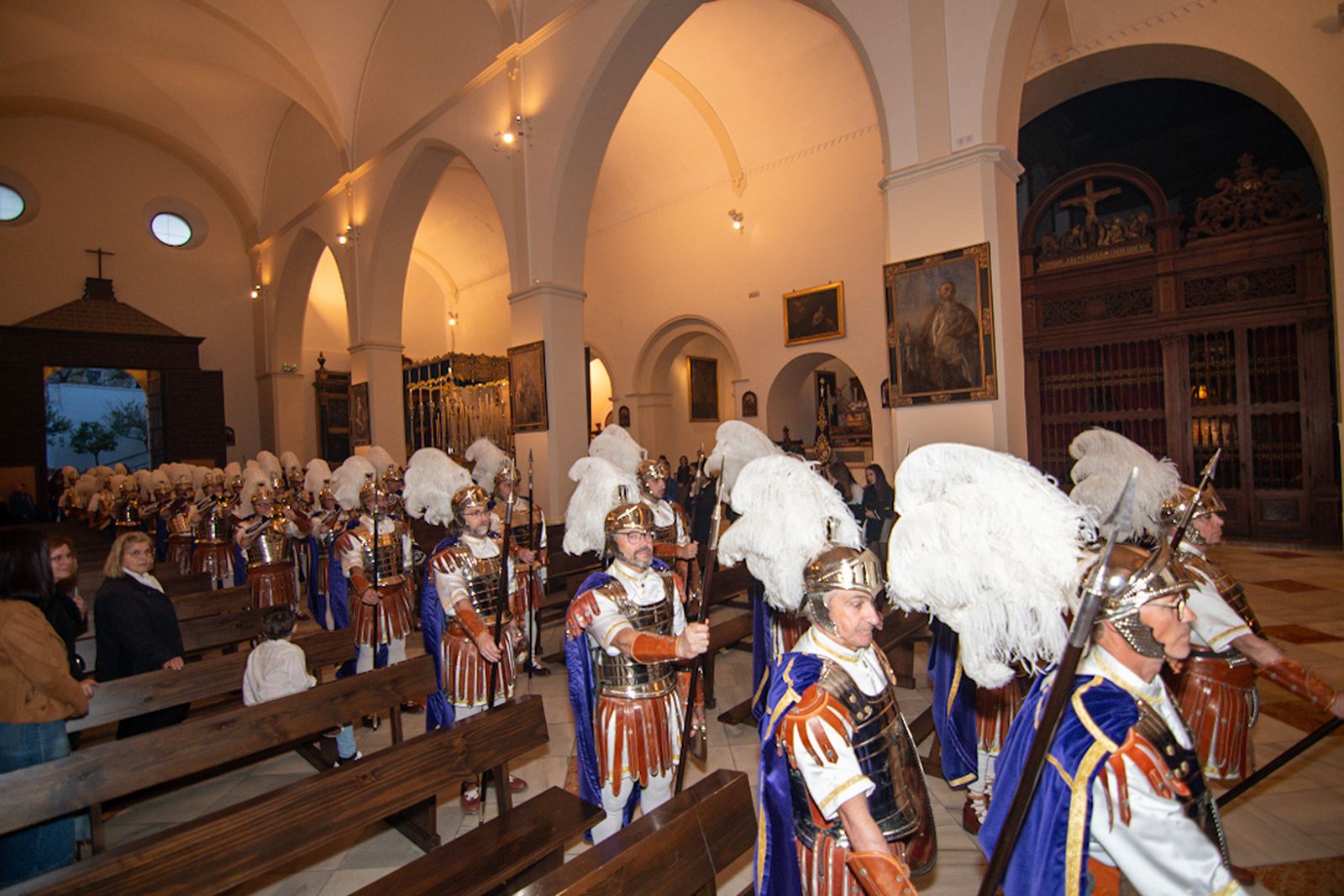 Las ofrendas a las vírgenes de las cofradías de Montilla por el Viernes de Dolores, en imágenes