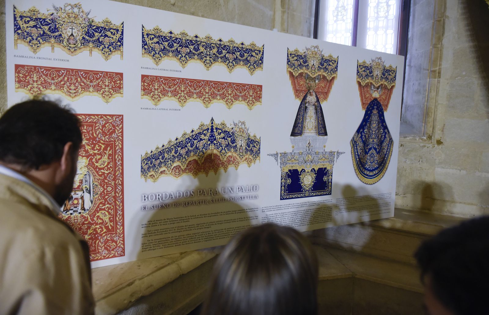 Inauguración de un manto, y el proyecto para el paso de palio de la asociación de fieles del Santo Ángel