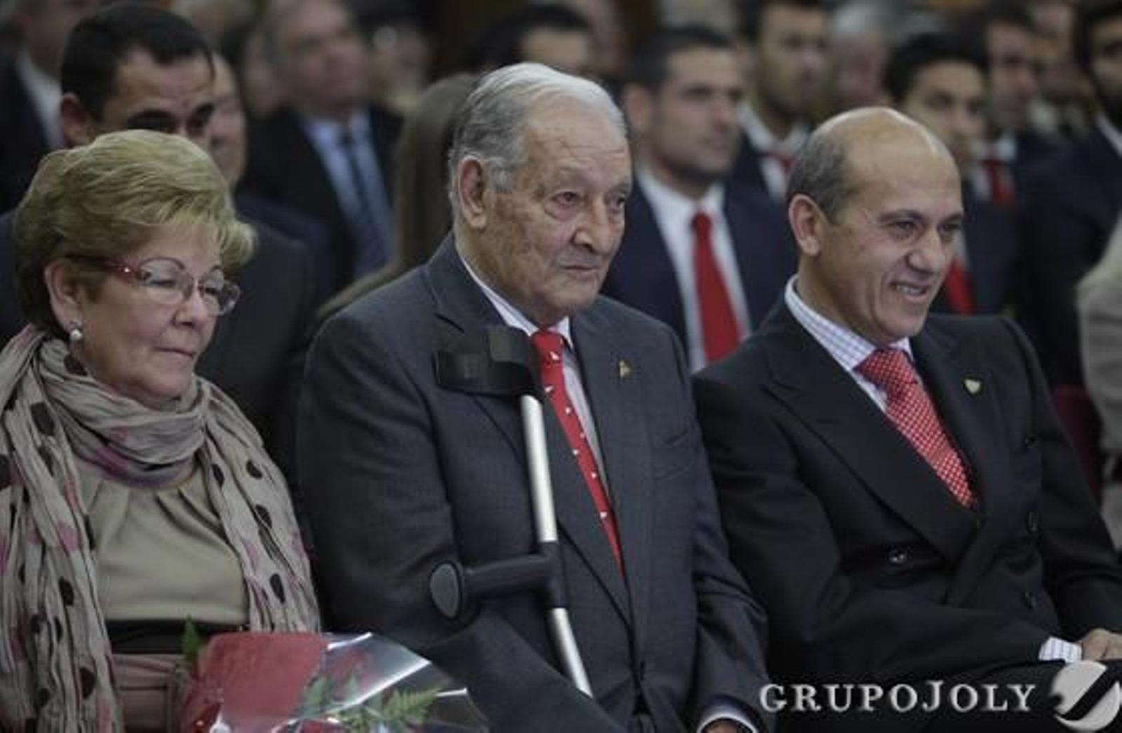El SevillaFC celebra la jornada, "Dorsal de Leyenda", donde se ha homenajeado a Valero. 

Foto: Antonio Pizarro