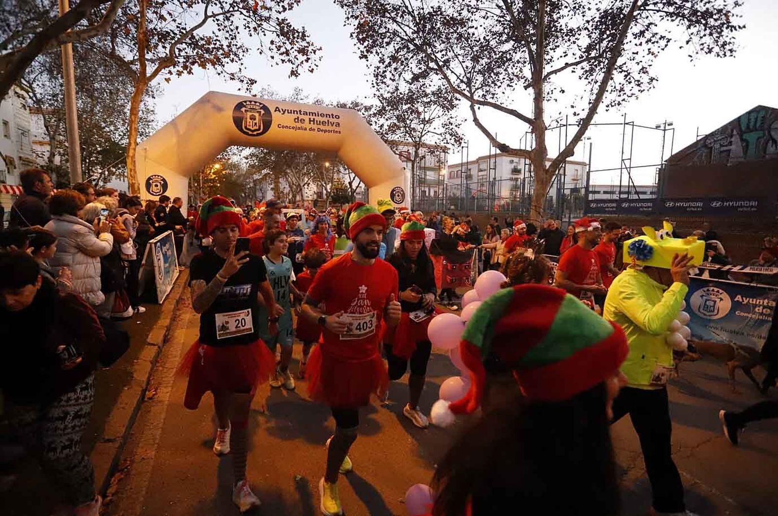 Imágenes de la carrera de San Silvestre en Huelva